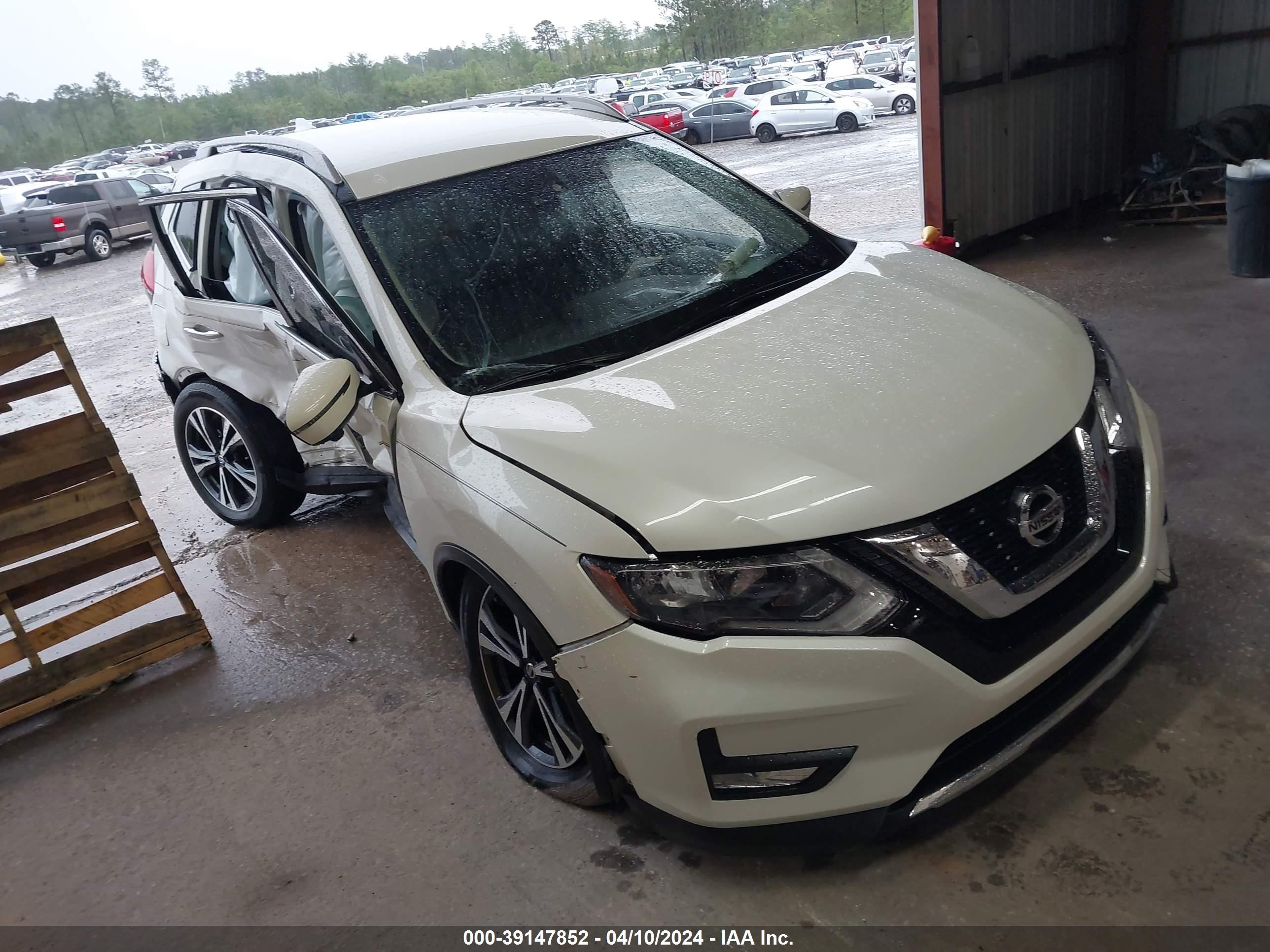 nissan rogue 2017 5n1at2mt0hc819110