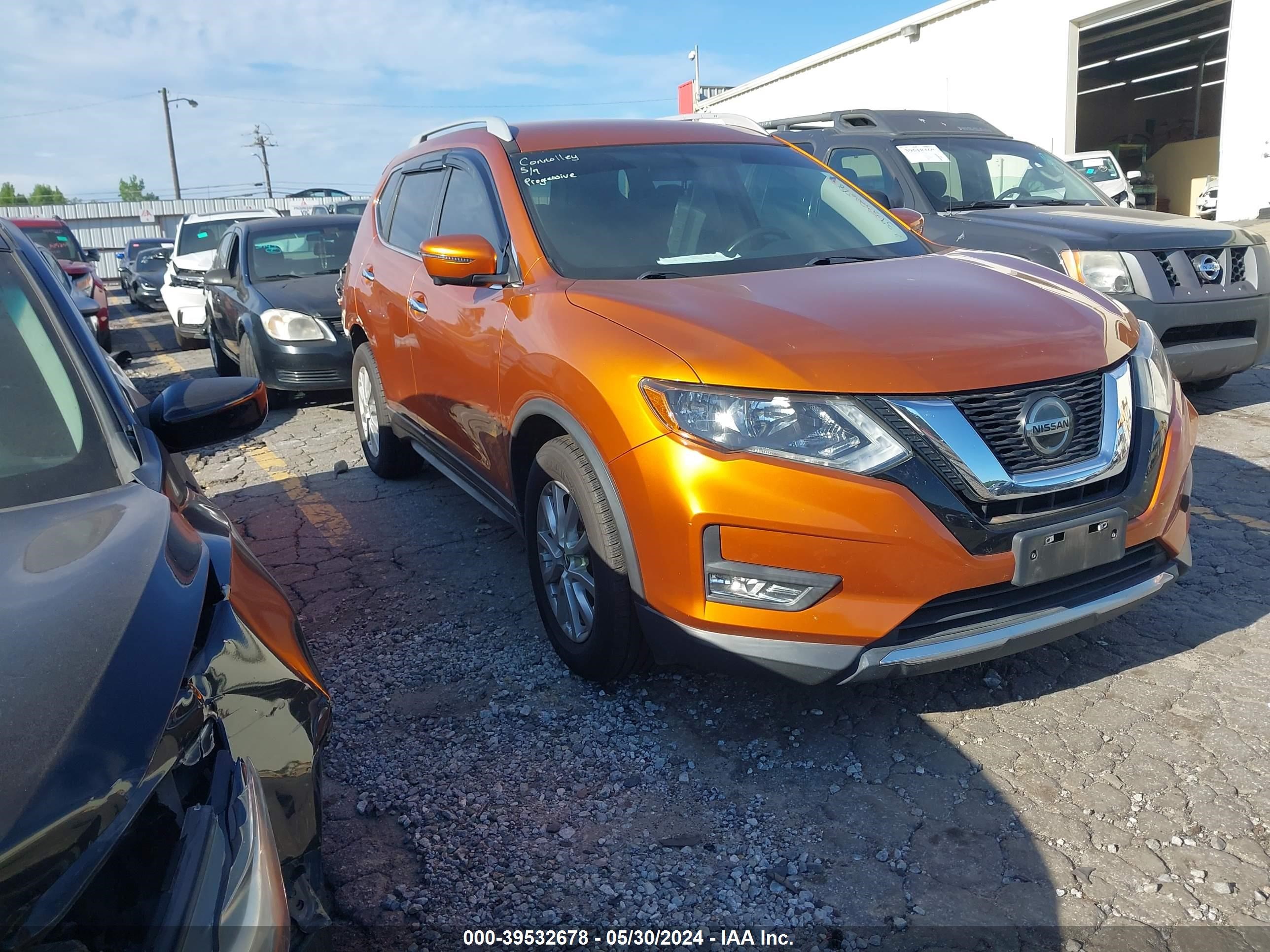 nissan rogue 2018 5n1at2mt2jc806476