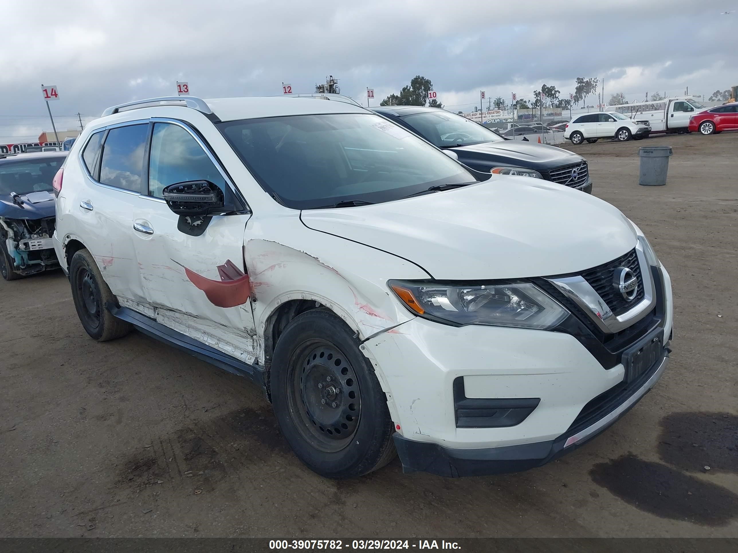 nissan rogue 2017 5n1at2mt3hc787561