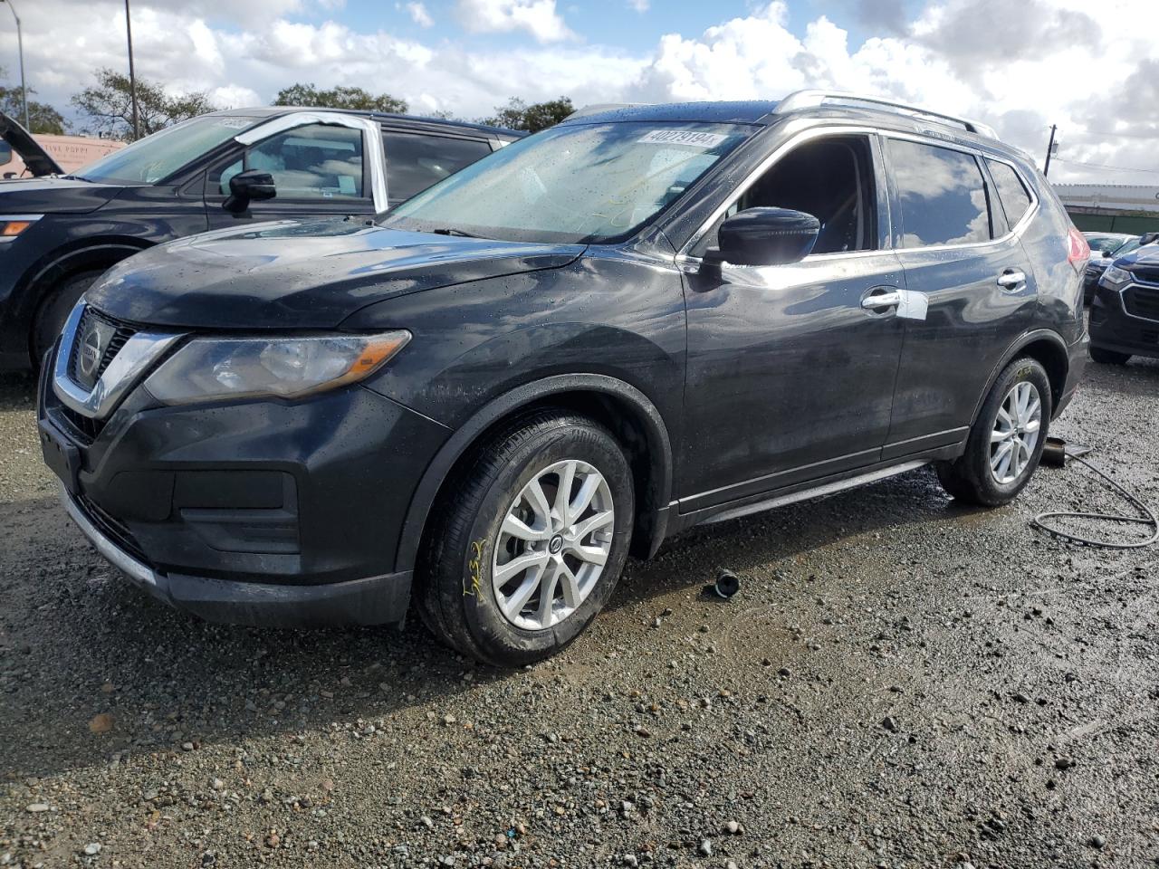 nissan rogue 2017 5n1at2mt3hc826407