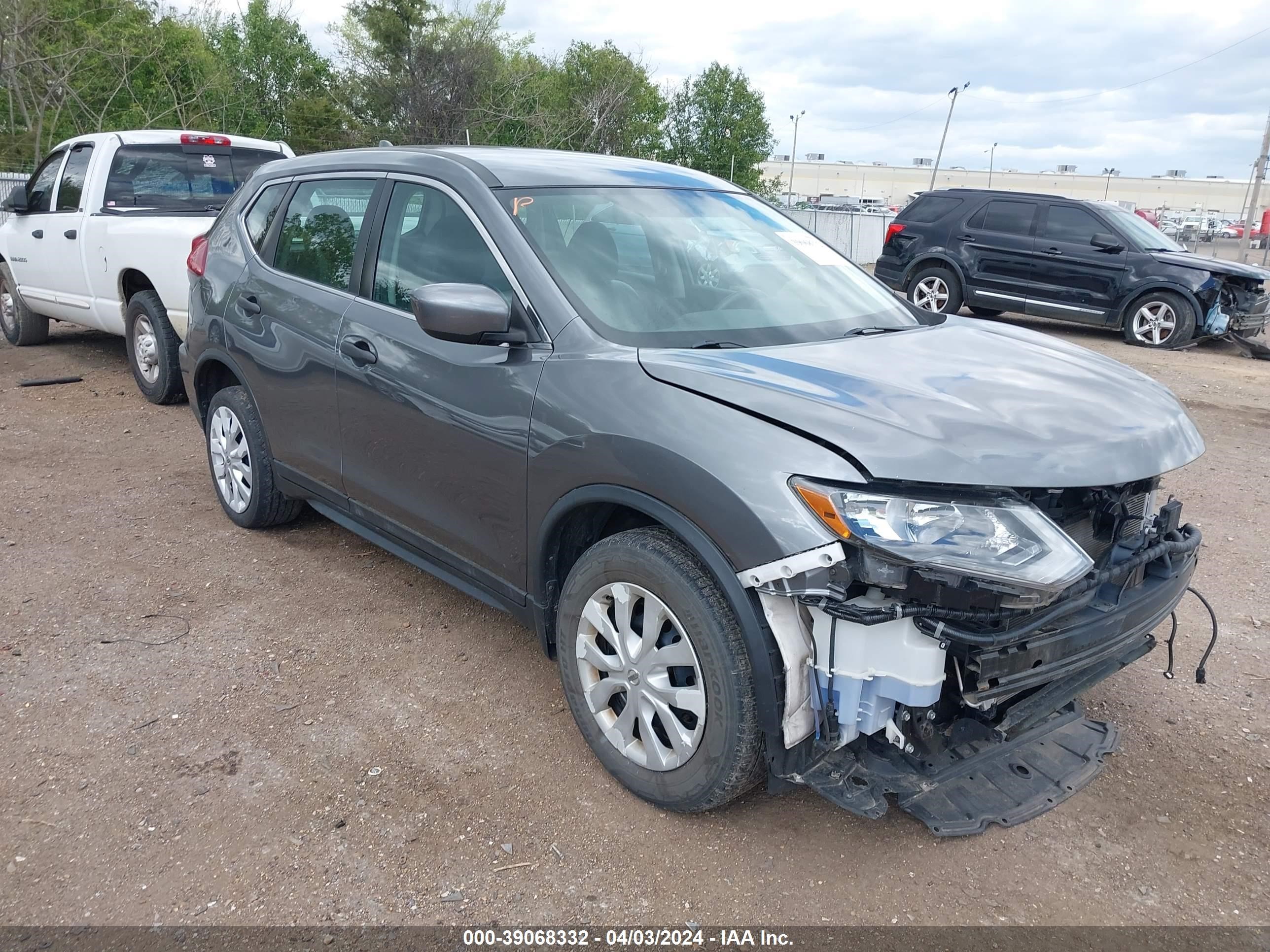 nissan rogue 2018 5n1at2mt9jc768017