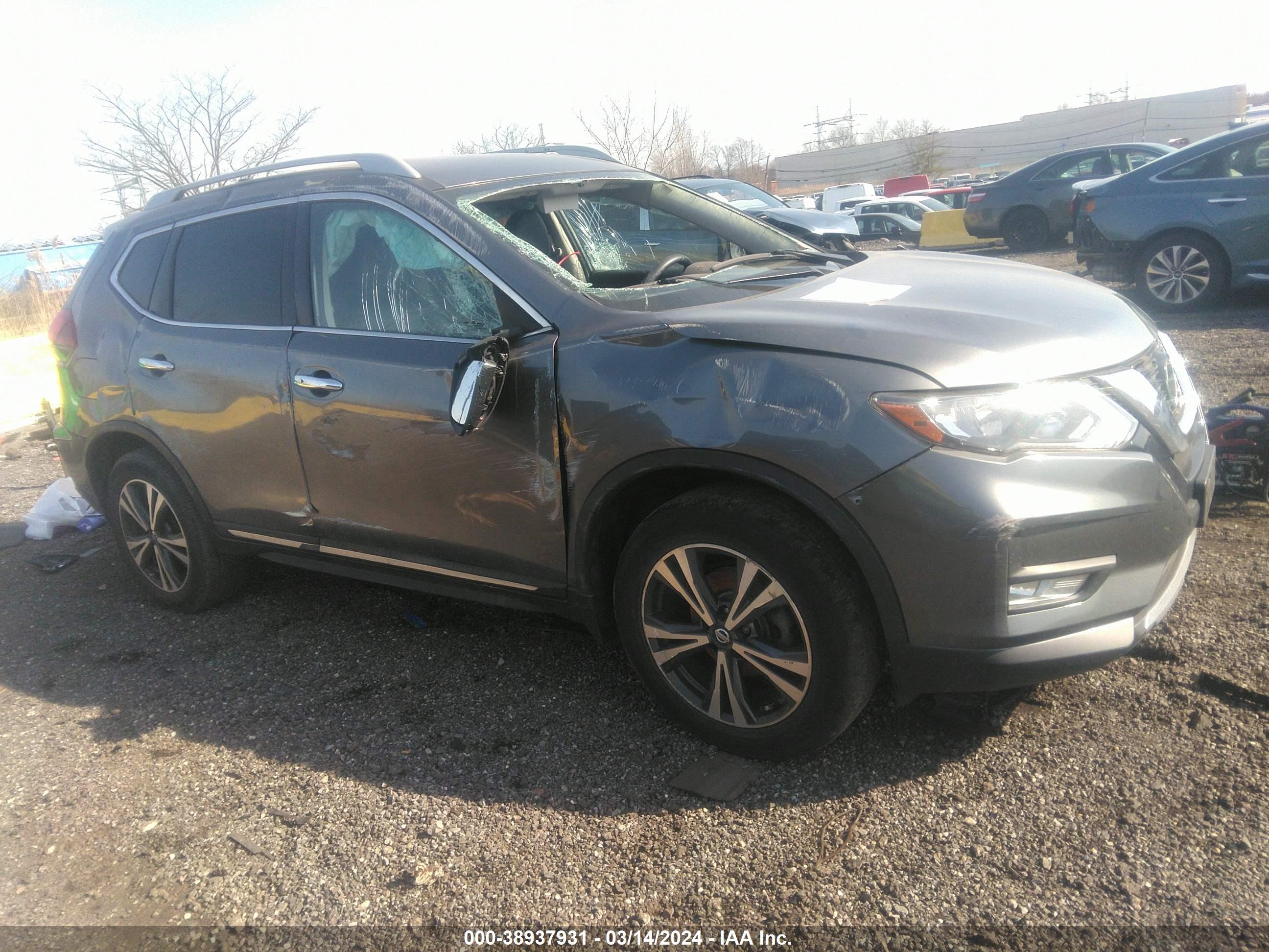 nissan rogue 2018 5n1at2mv0jc805666