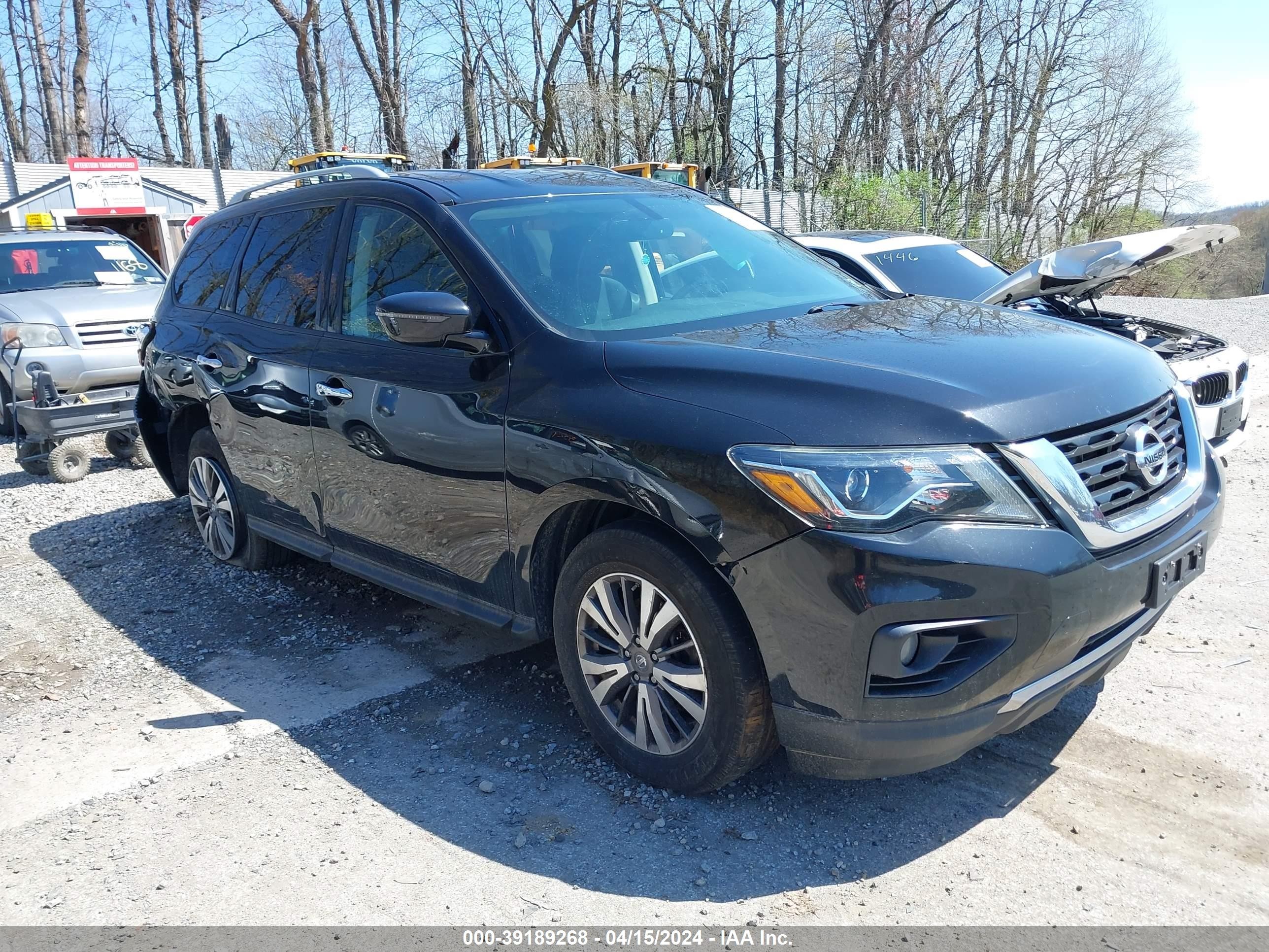 nissan pathfinder 2017 5n1dr2mm1hc688340