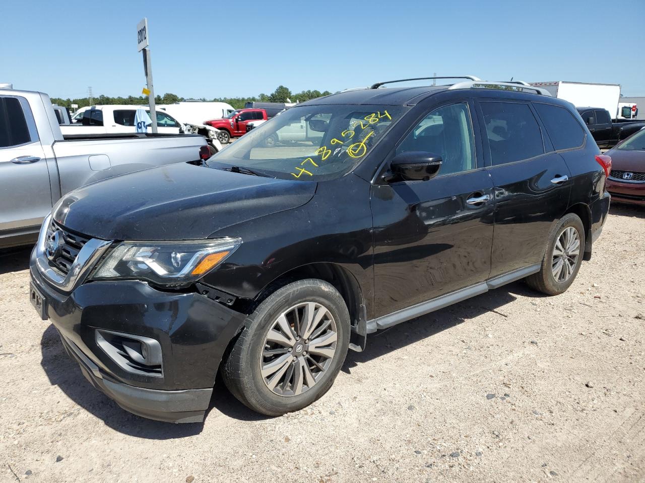 nissan pathfinder 2017 5n1dr2mm2hc640166