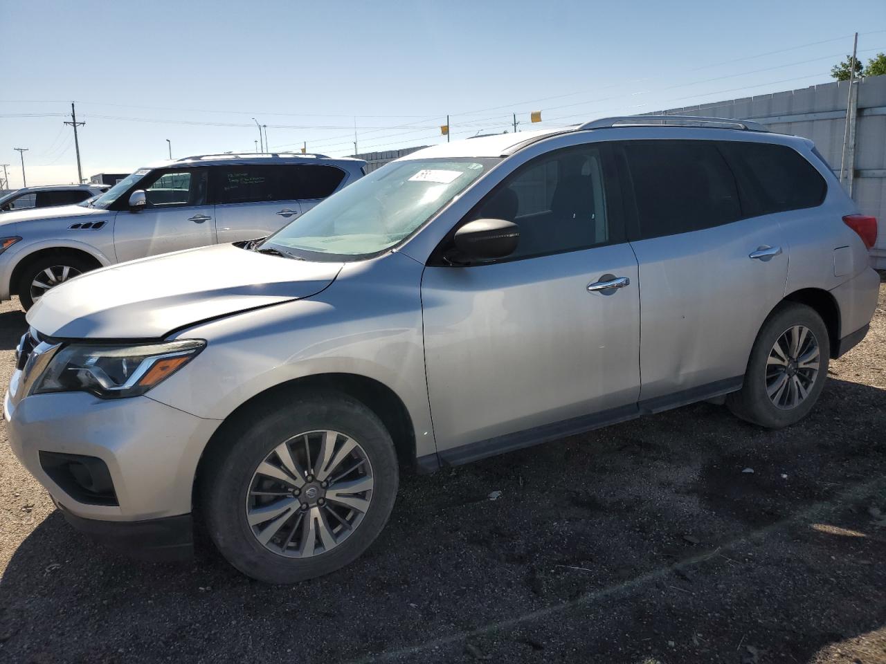 nissan pathfinder 2018 5n1dr2mm2jc641968