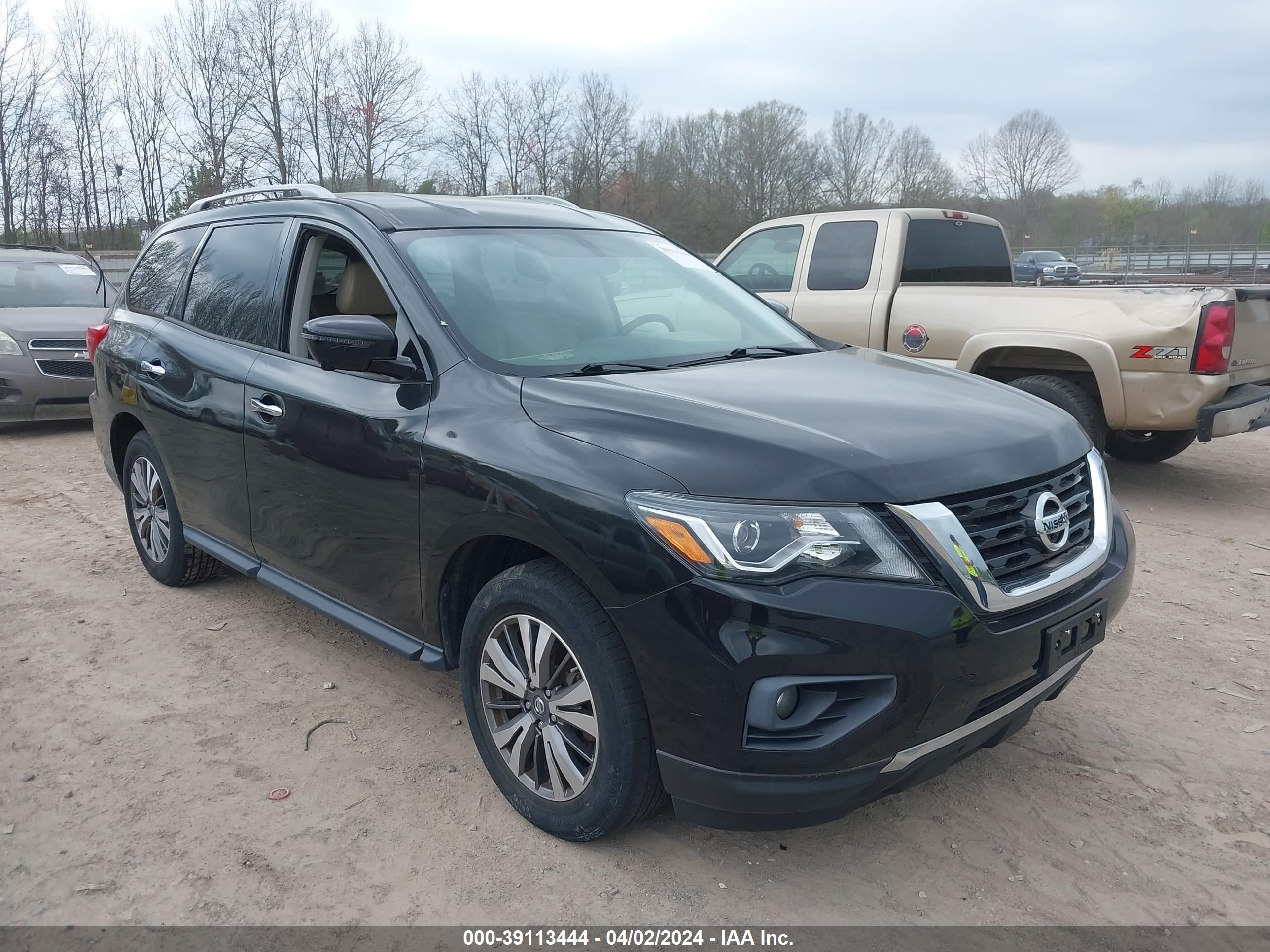 nissan pathfinder 2017 5n1dr2mm4hc665361