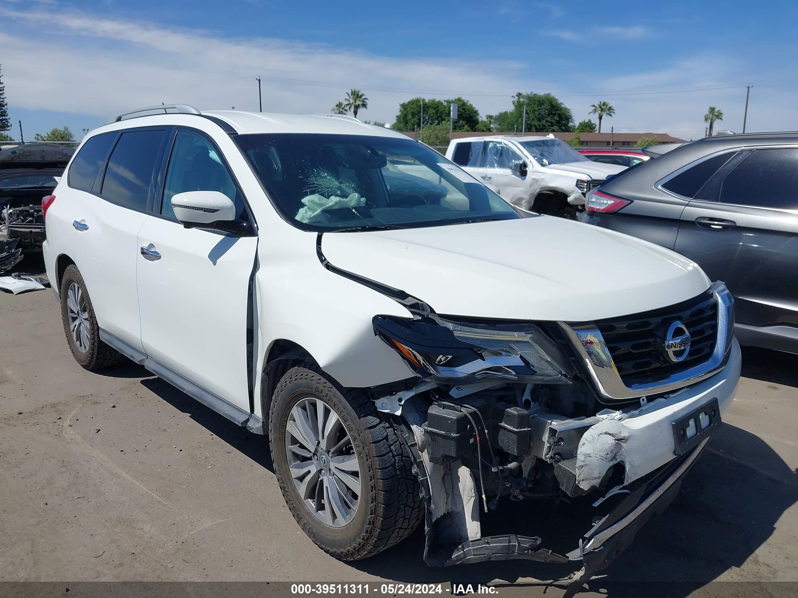 nissan pathfinder 2018 5n1dr2mm4jc630034