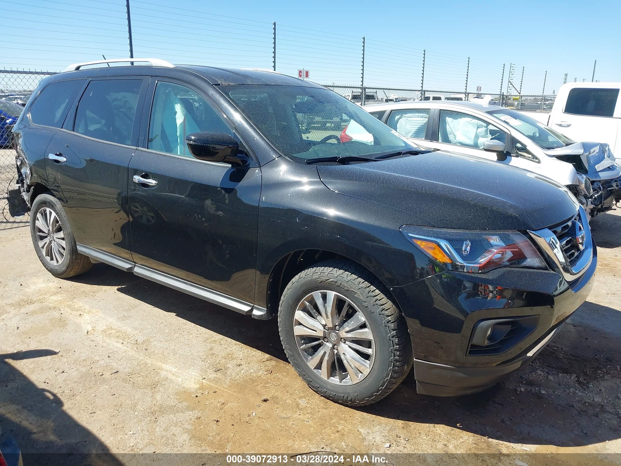 nissan pathfinder 2018 5n1dr2mm4jc653247