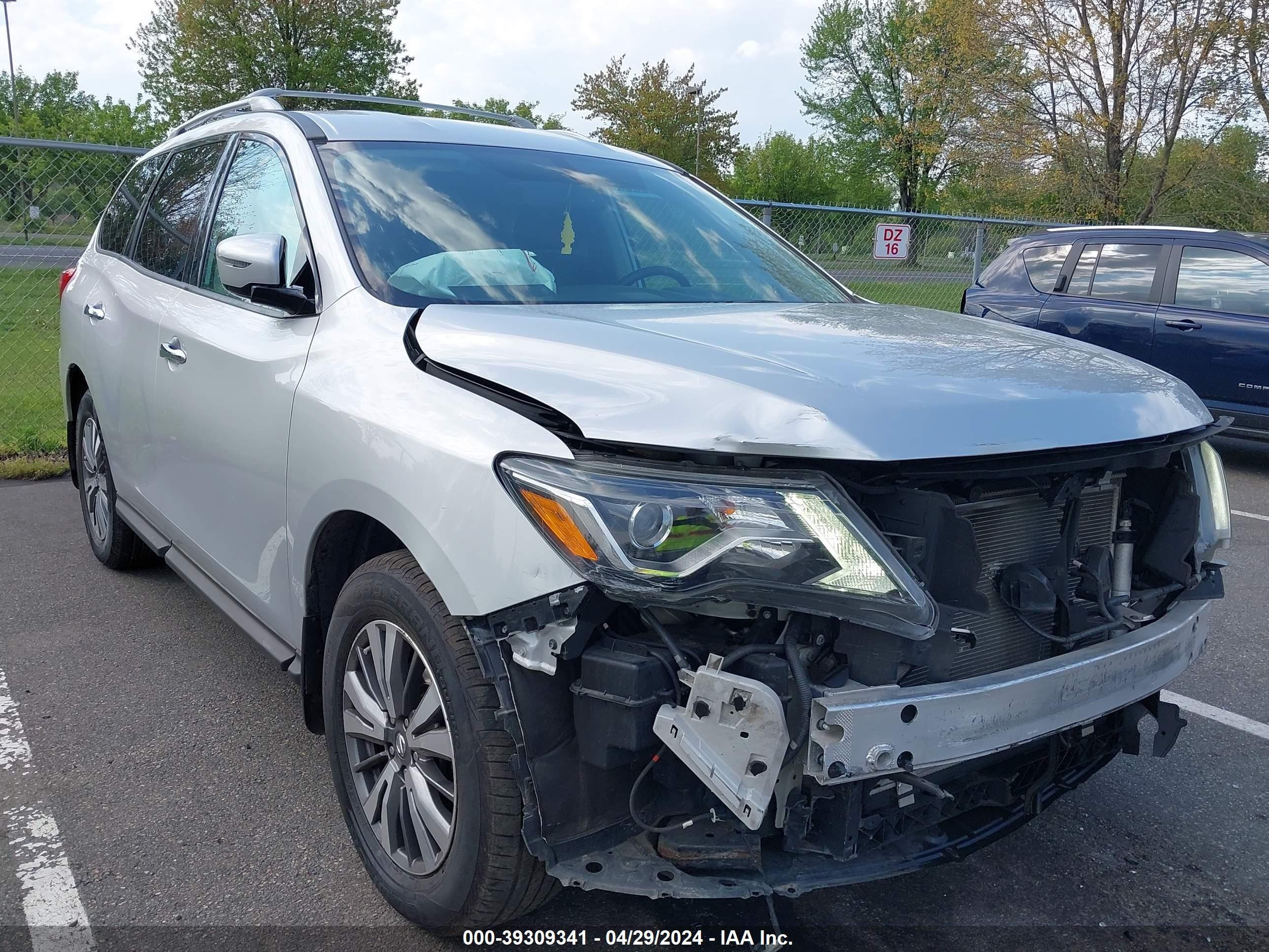 nissan pathfinder 2017 5n1dr2mm5hc632224