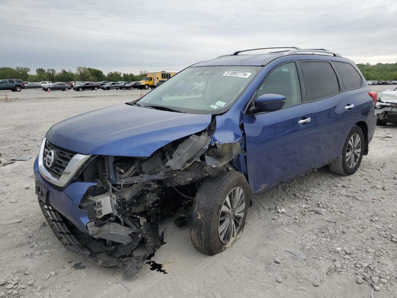 nissan pathfinder 2019 5n1dr2mm8kc652376