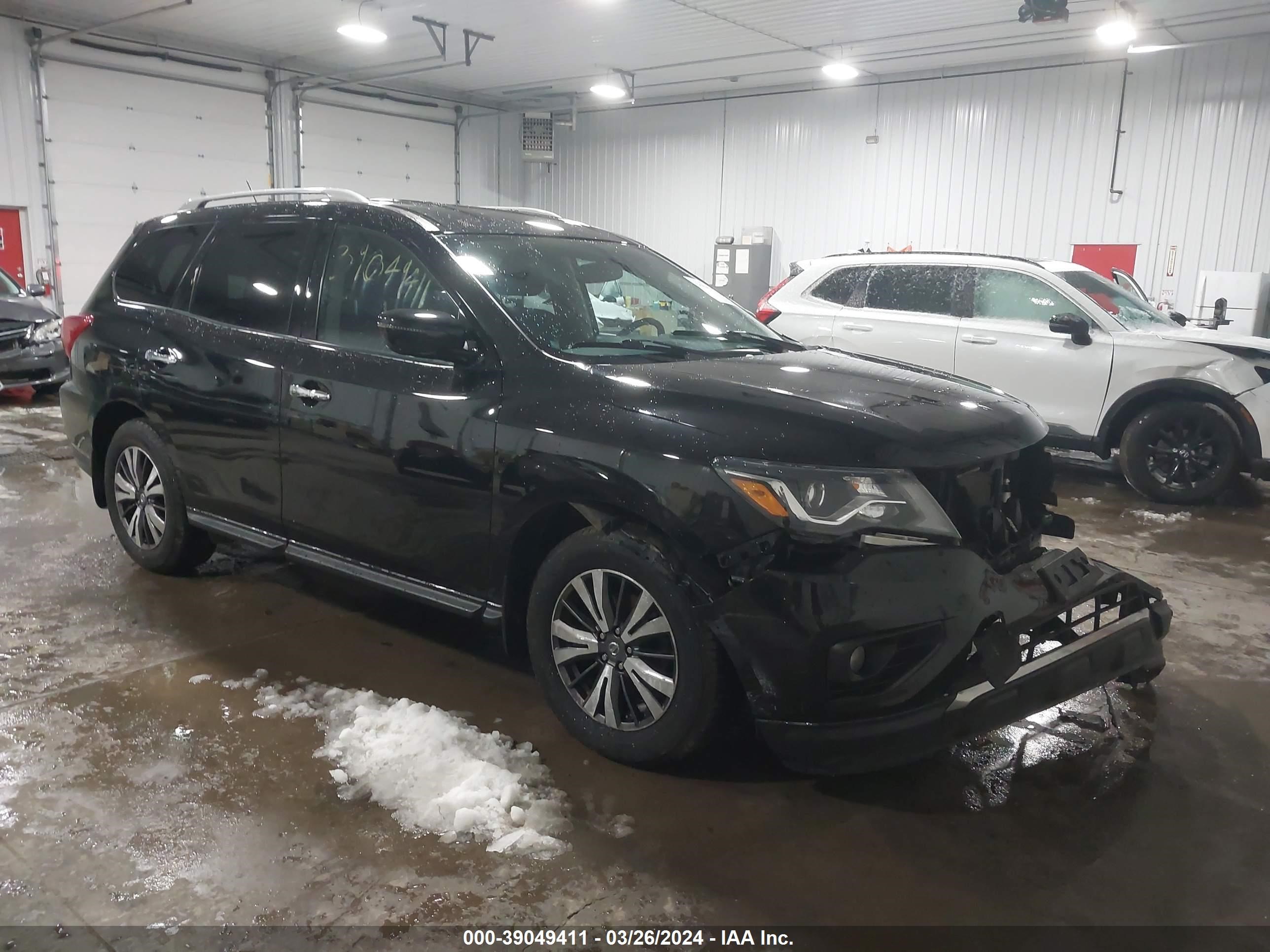 nissan pathfinder 2017 5n1dr2mm9hc695181