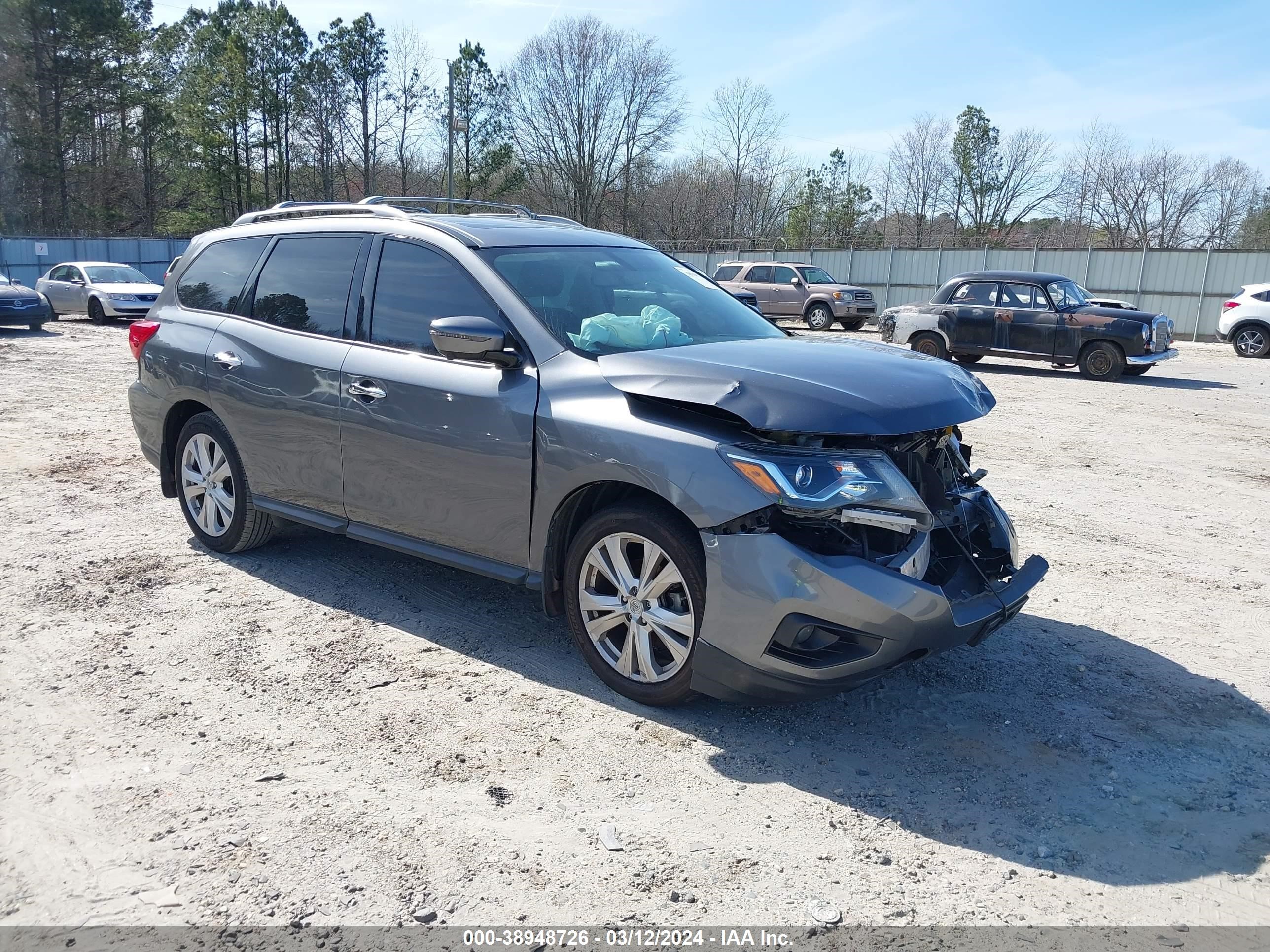 nissan pathfinder 2018 5n1dr2mmxjc679027