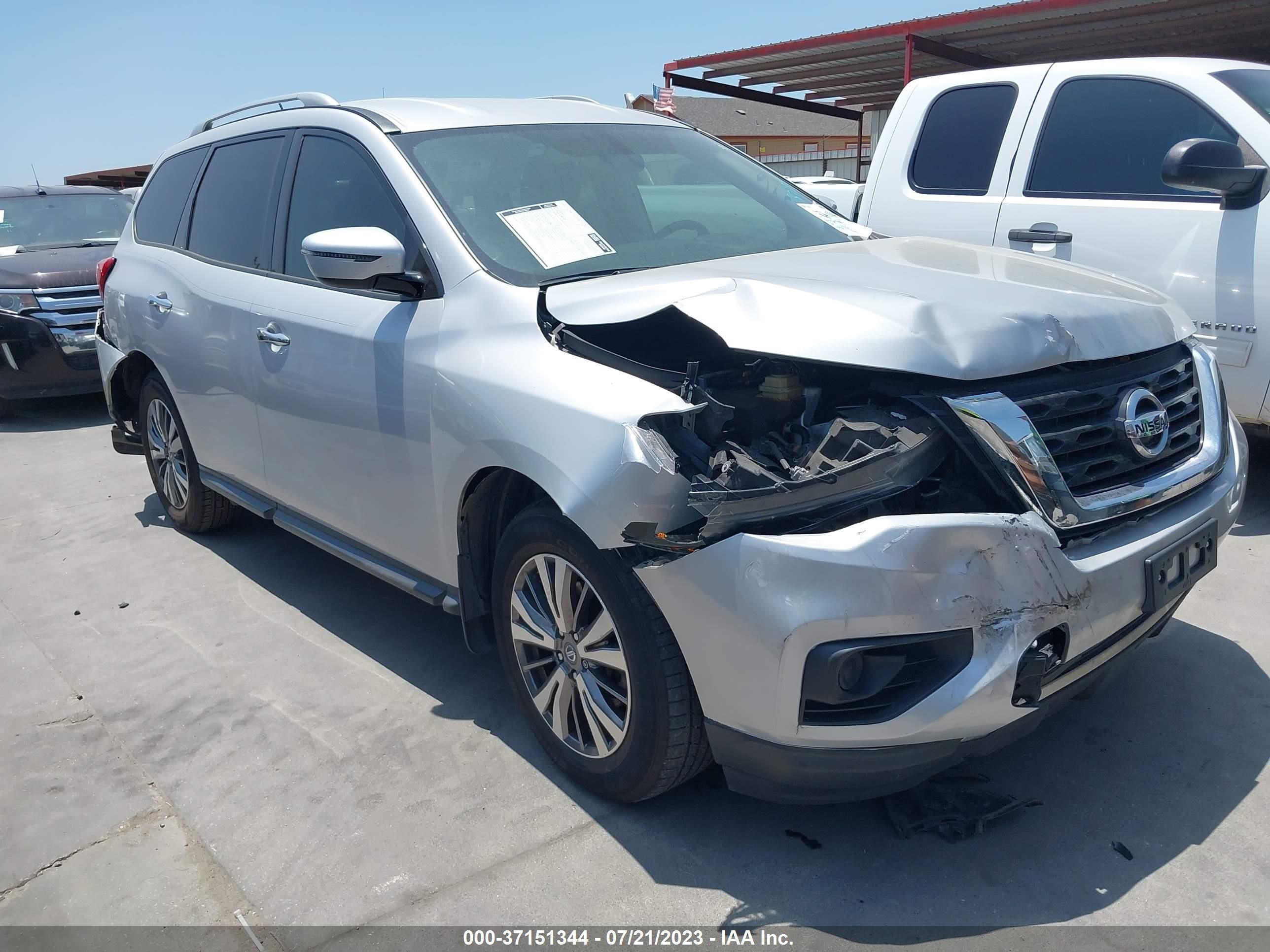 nissan pathfinder 2018 5n1dr2mn0jc637832