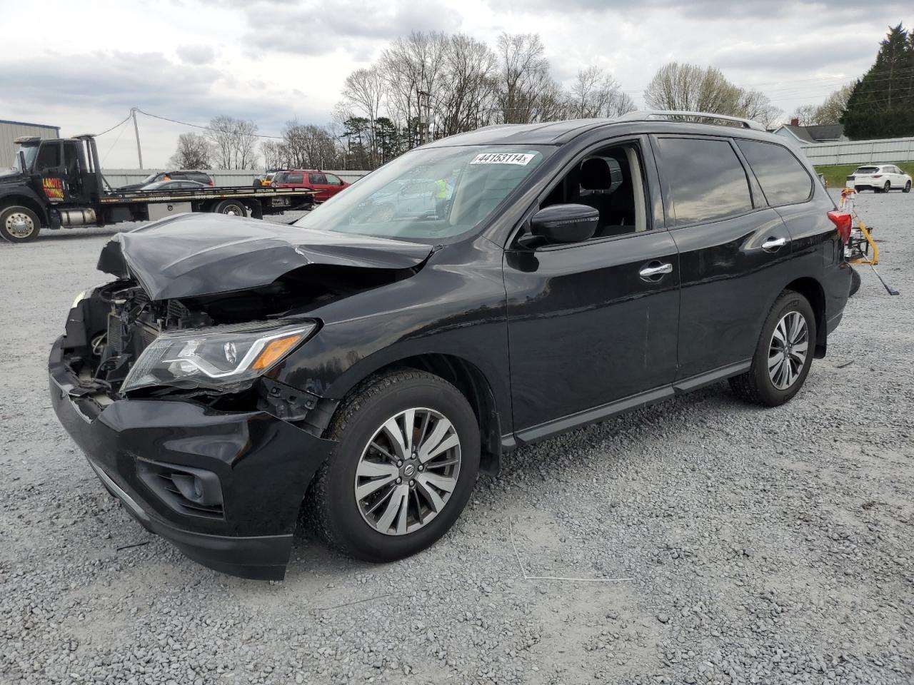 nissan pathfinder 2017 5n1dr2mn2hc610562