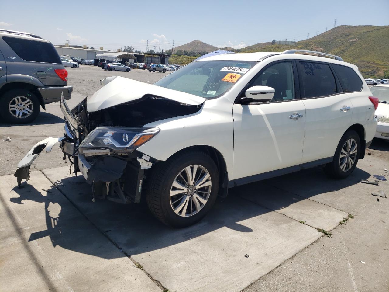 nissan pathfinder 2018 5n1dr2mn2jc626637