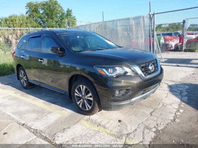 nissan pathfinder 2017 5n1dr2mn3hc615611