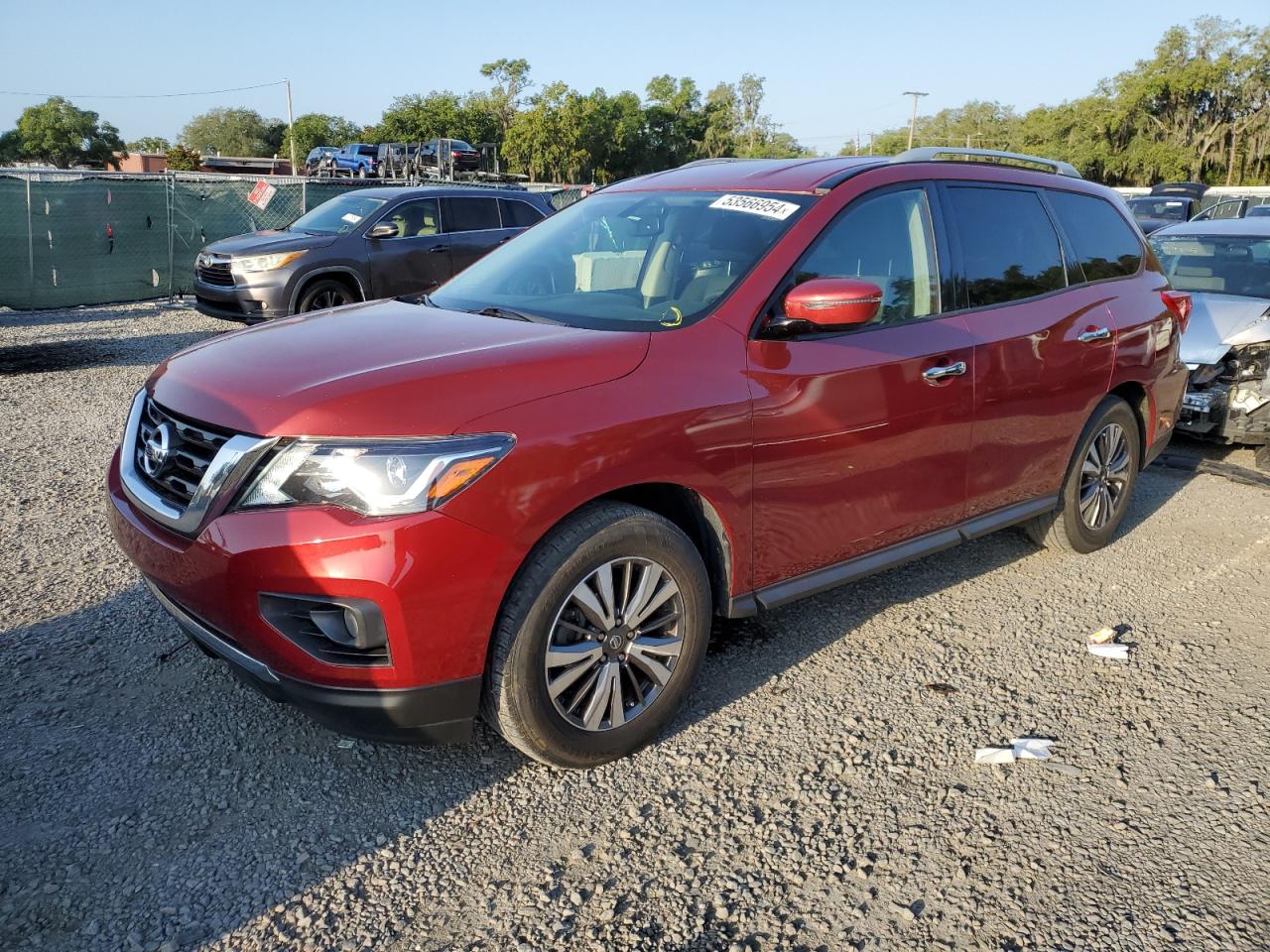 nissan pathfinder 2017 5n1dr2mn3hc672424