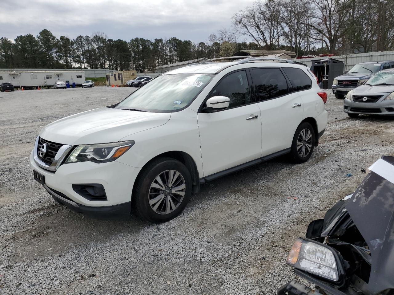 nissan pathfinder 2017 5n1dr2mn4hc689877