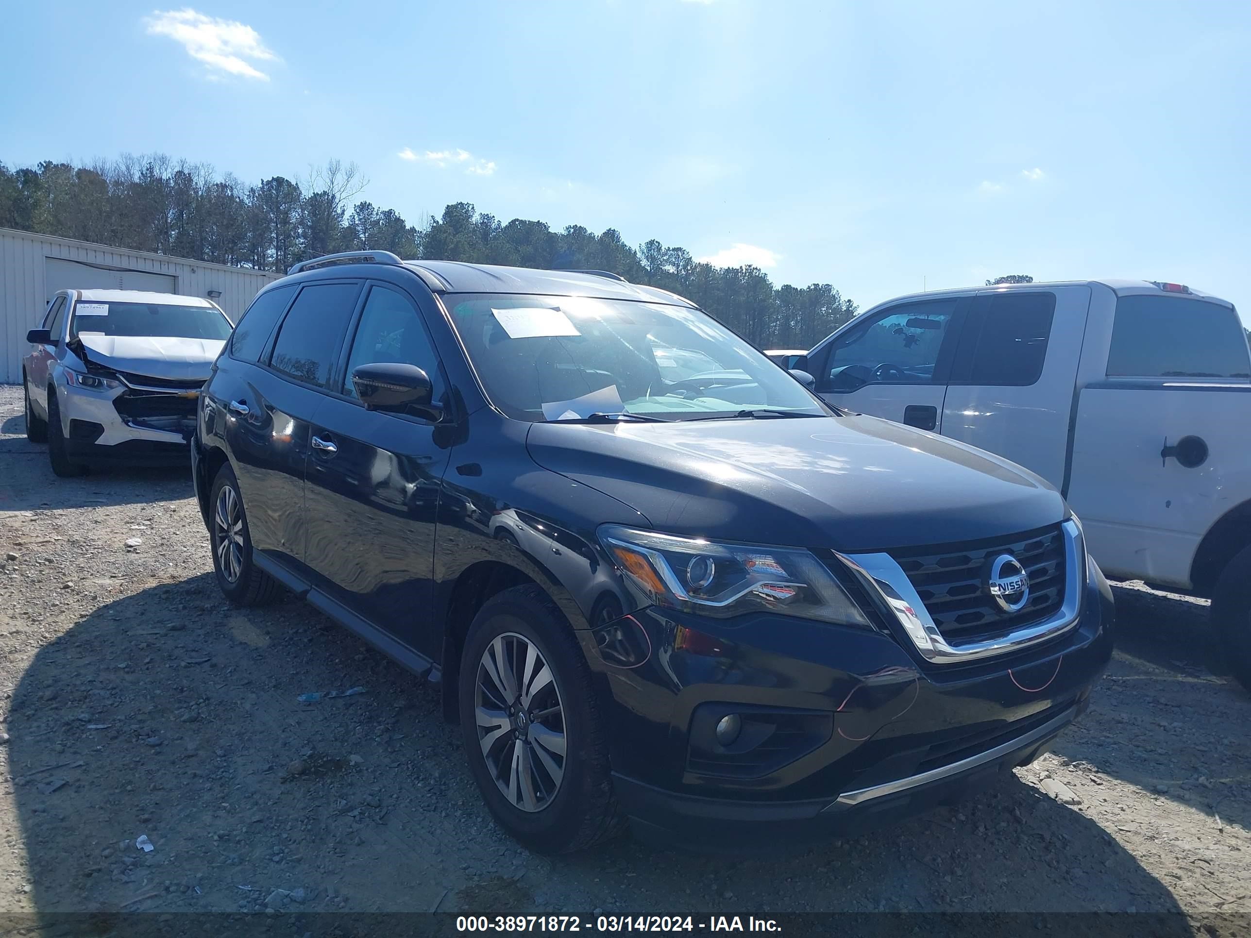 nissan pathfinder 2017 5n1dr2mn5hc605632