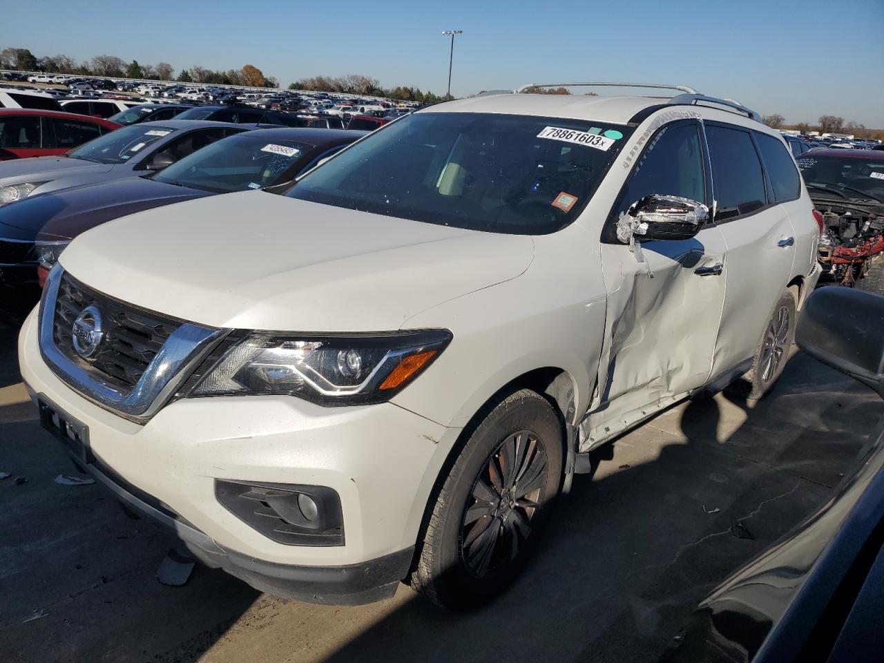 nissan pathfinder 2017 5n1dr2mn5hc607591