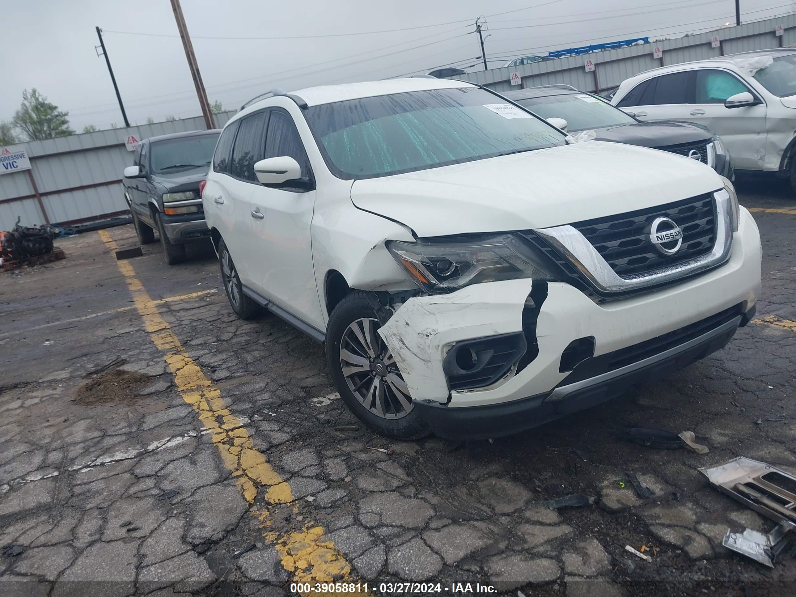 nissan pathfinder 2017 5n1dr2mn5hc682792