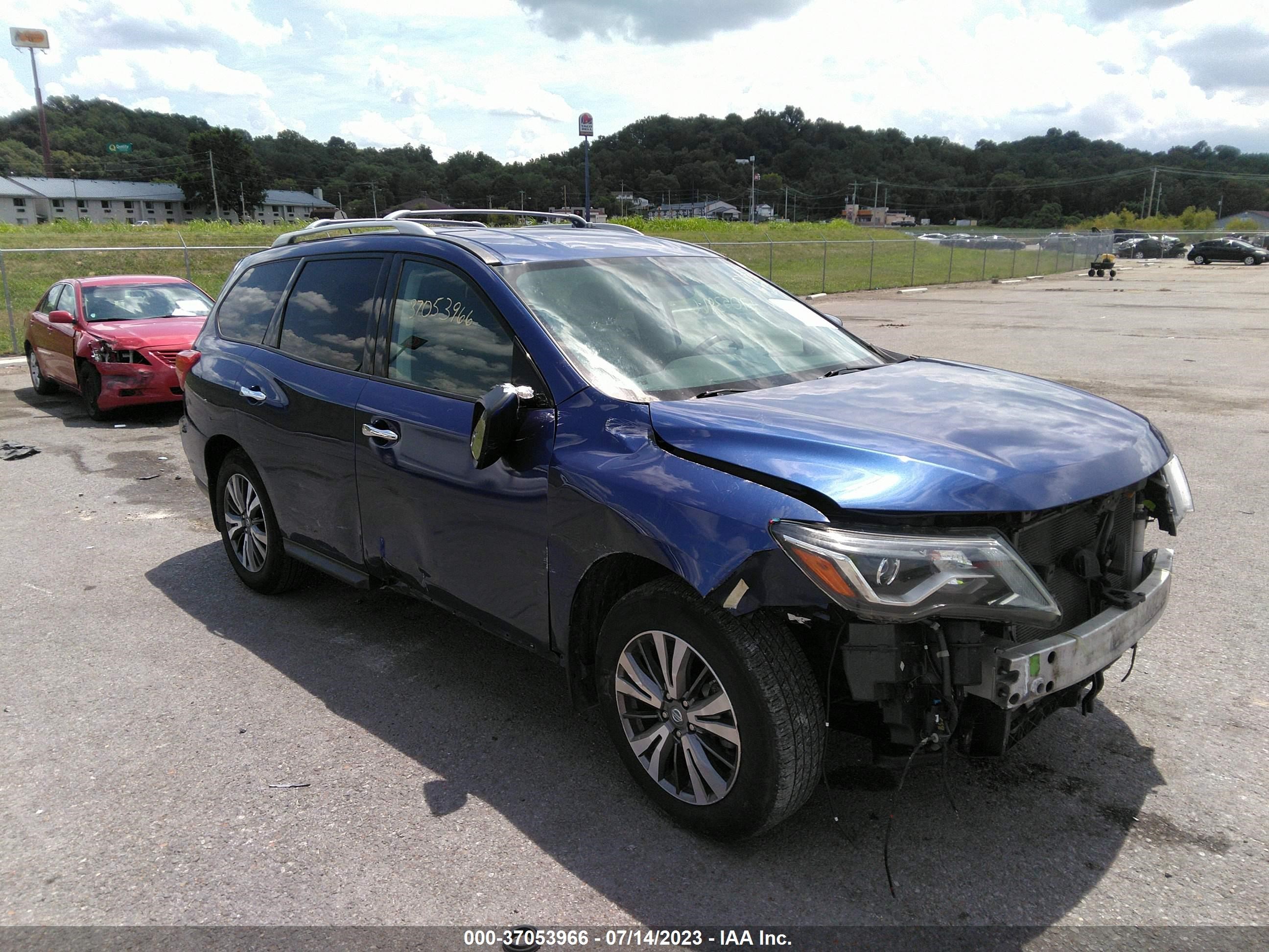 nissan pathfinder 2017 5n1dr2mn5hc913934