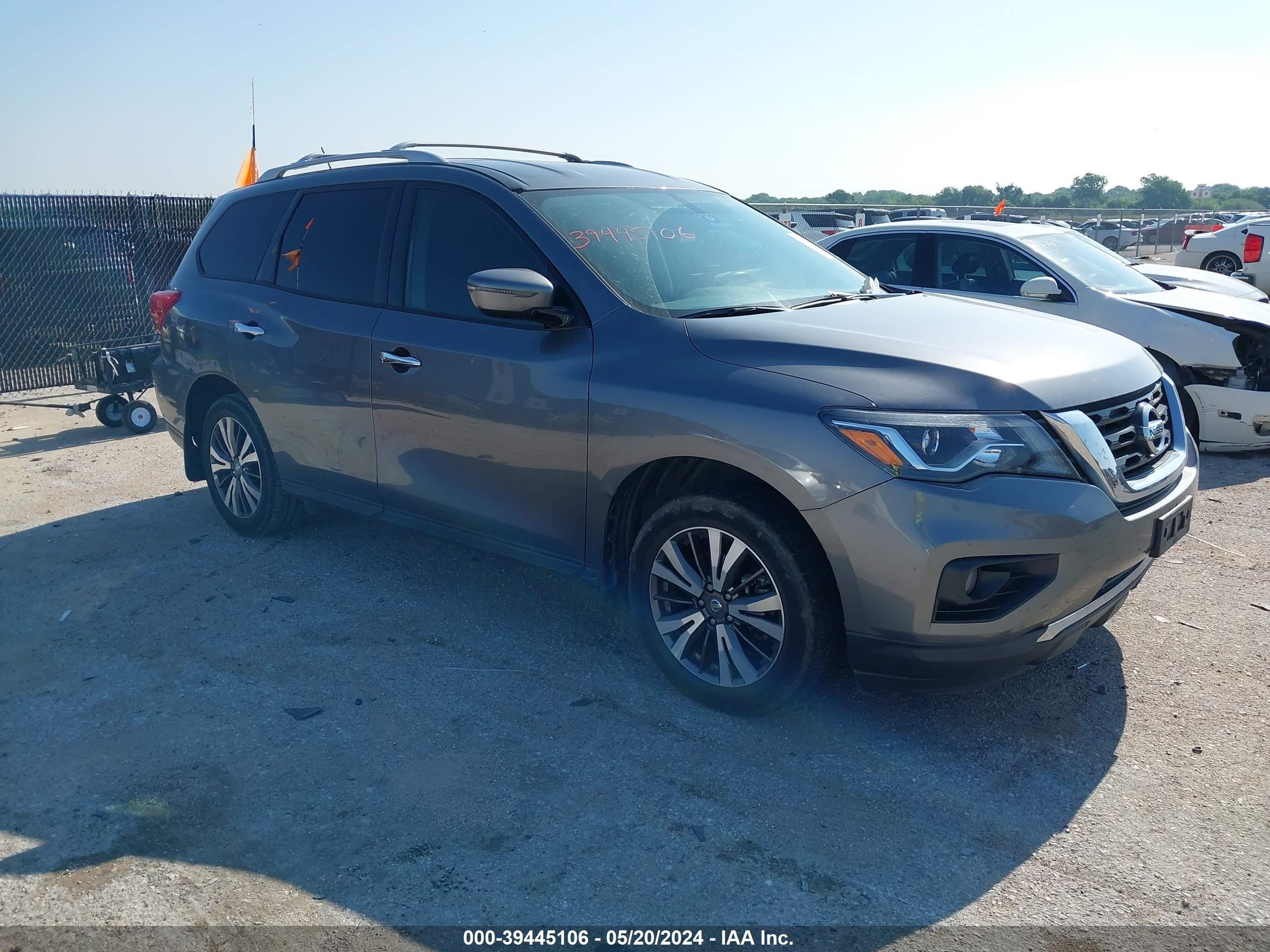 nissan pathfinder 2017 5n1dr2mn5hc914095