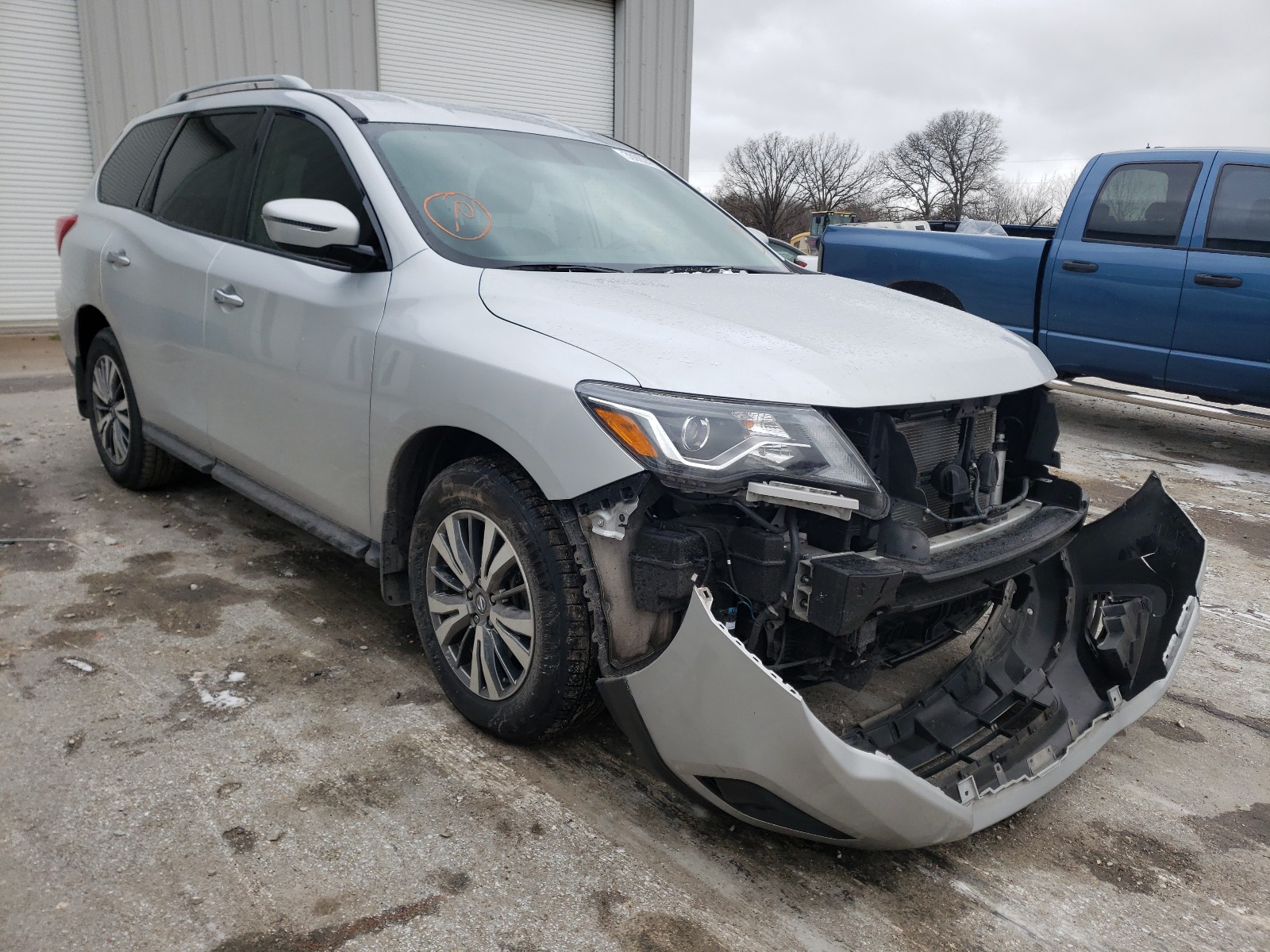 nissan pathfinder 2018 5n1dr2mn5jc654481