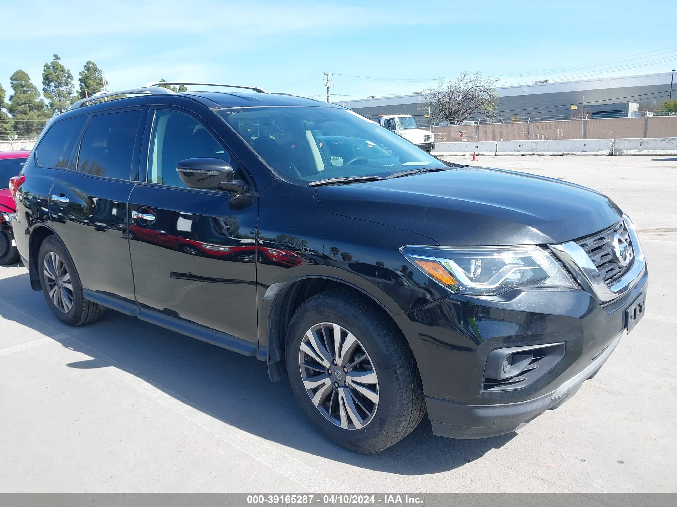 nissan pathfinder 2019 5n1dr2mn7kc586086