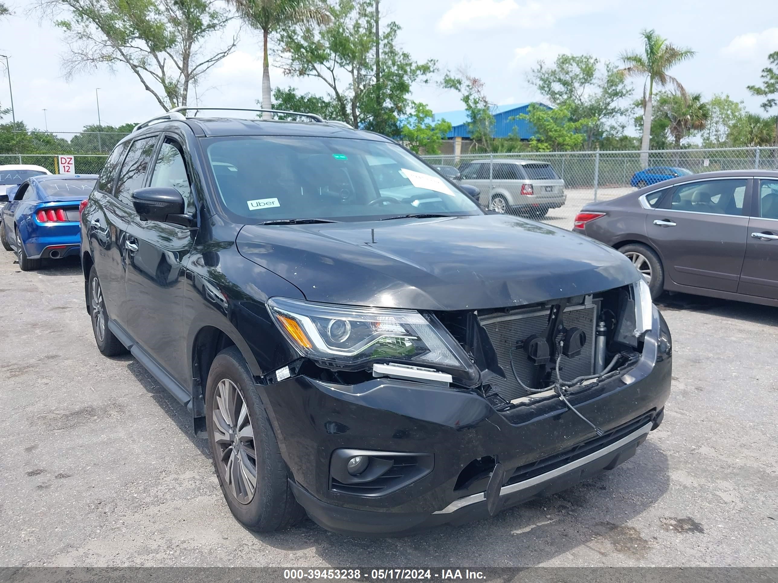 nissan pathfinder 2017 5n1dr2mn8hc669034