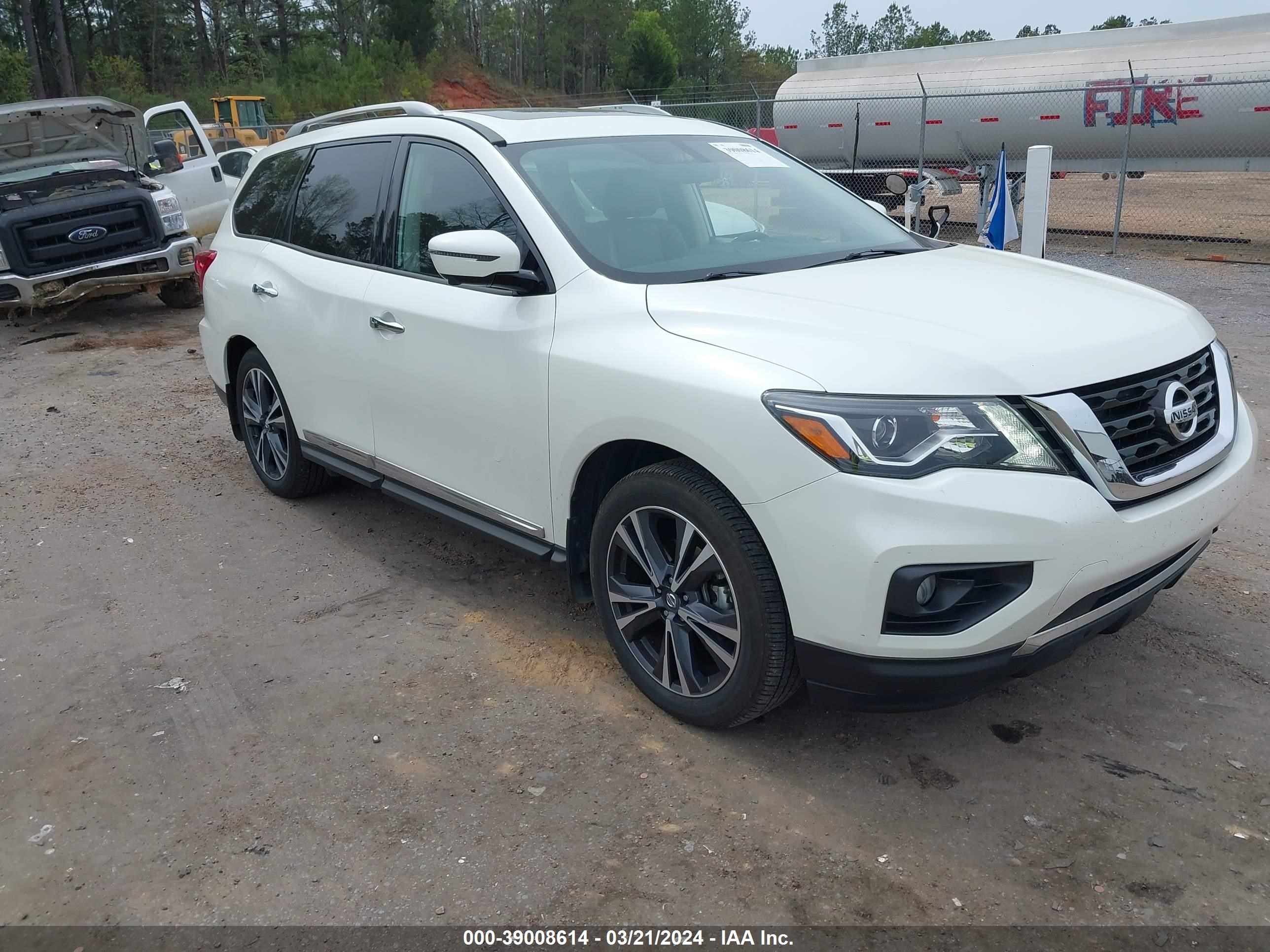 nissan pathfinder 2018 5n1dr2mn8jc649095