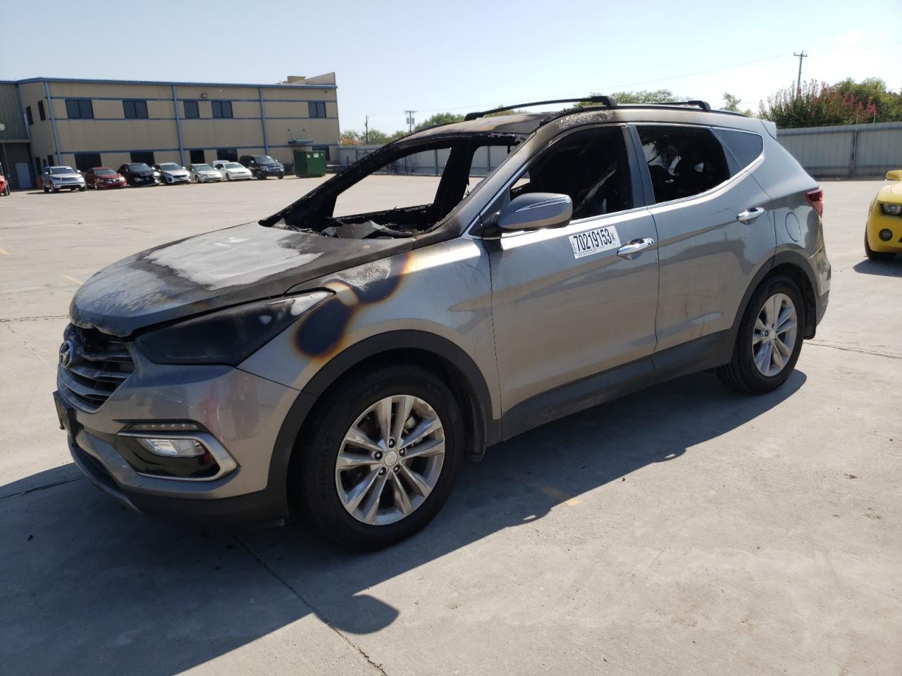 hyundai santa fe 2017 5nmzu4laxhh041741