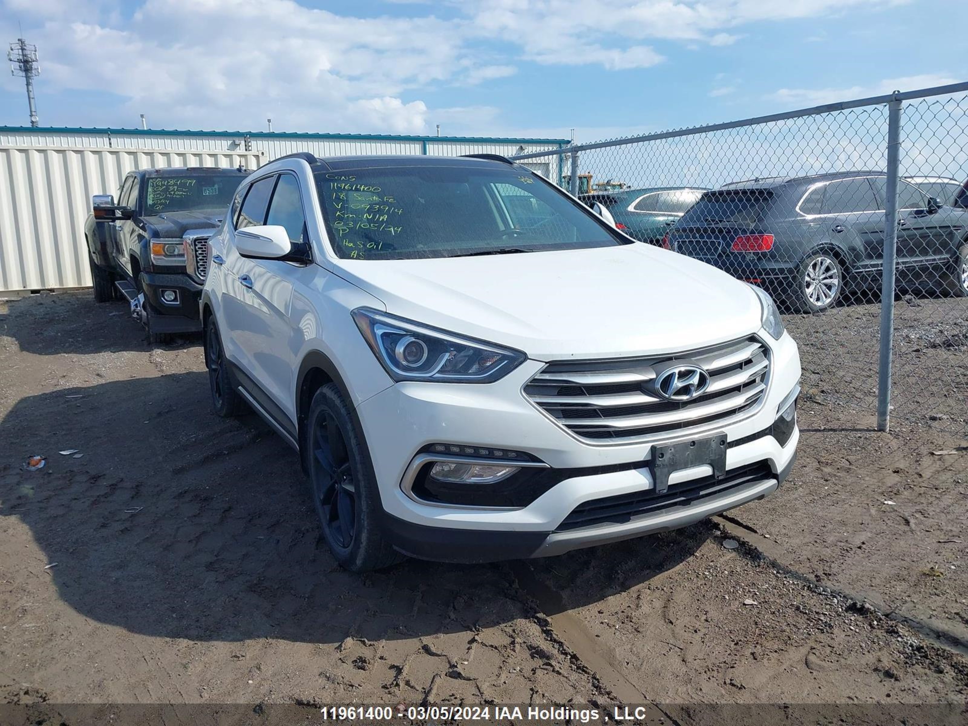 hyundai santa fe 2018 5nmzudla3jh093914