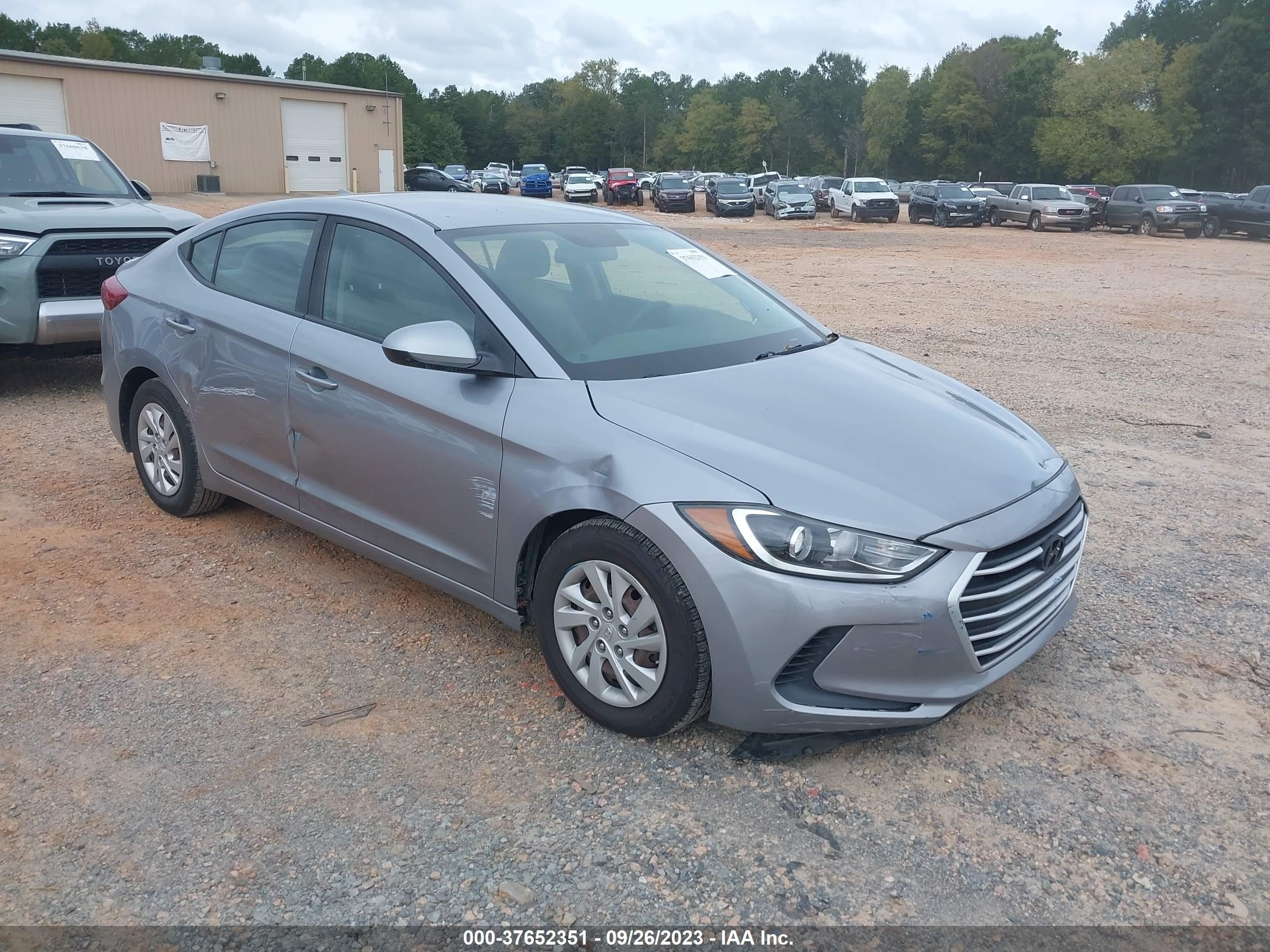 hyundai elantra 2017 5npd74lf5hh160782