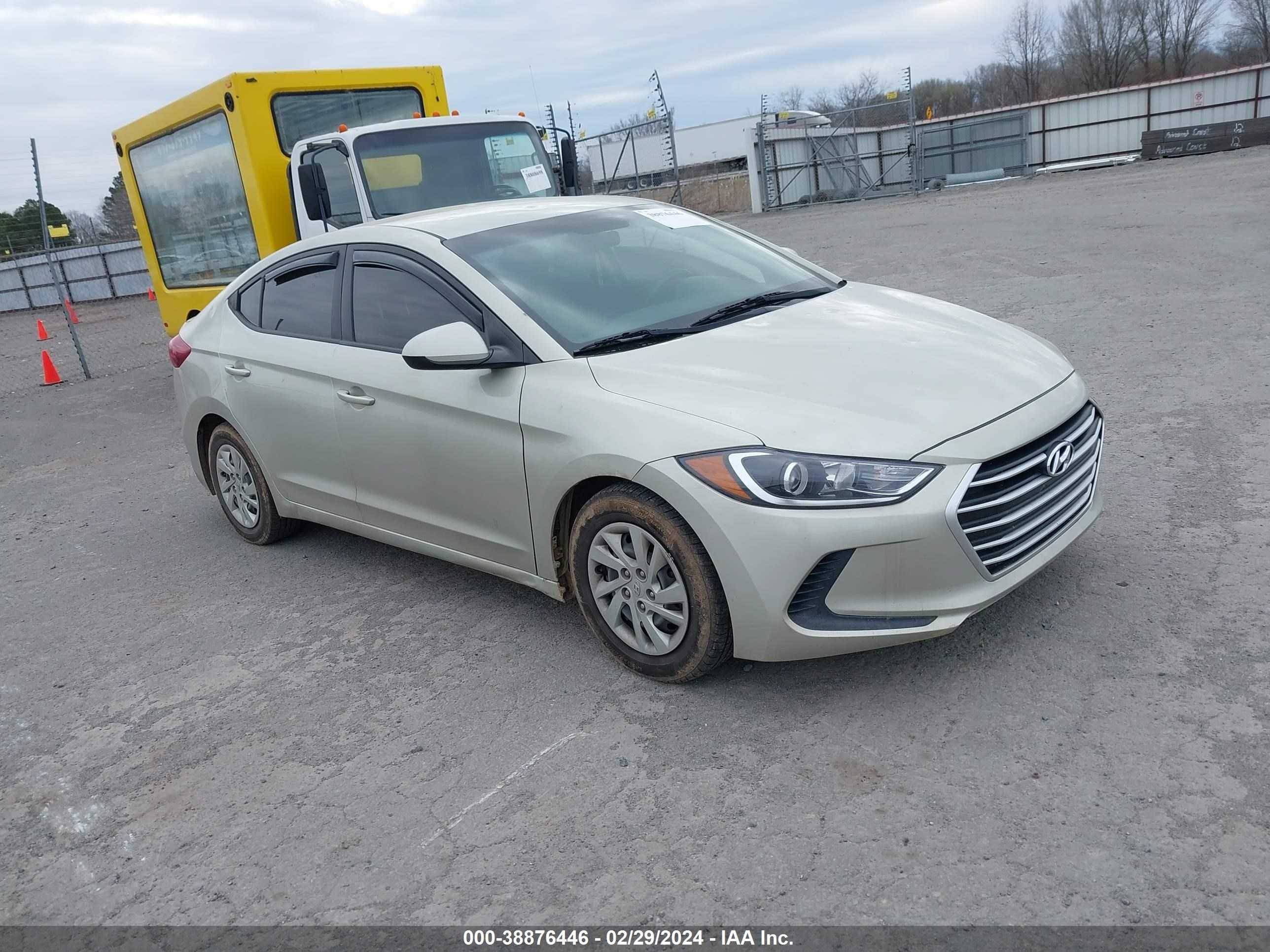 hyundai elantra 2018 5npd74lf5jh261553