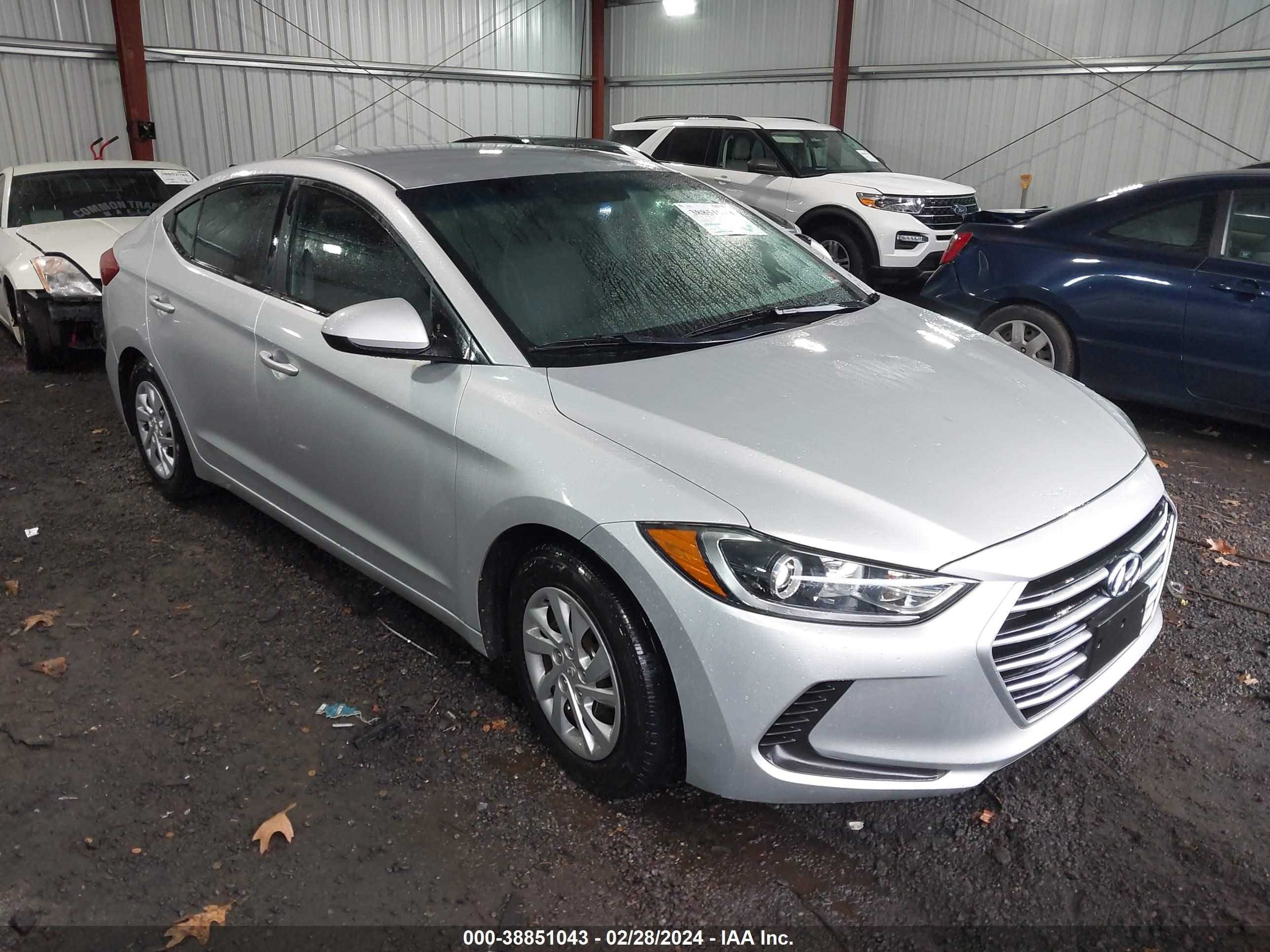 hyundai elantra 2017 5npd74lf8hh144995