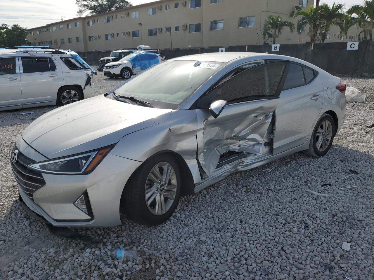 hyundai elantra 2019 5npd84lf8kh416093