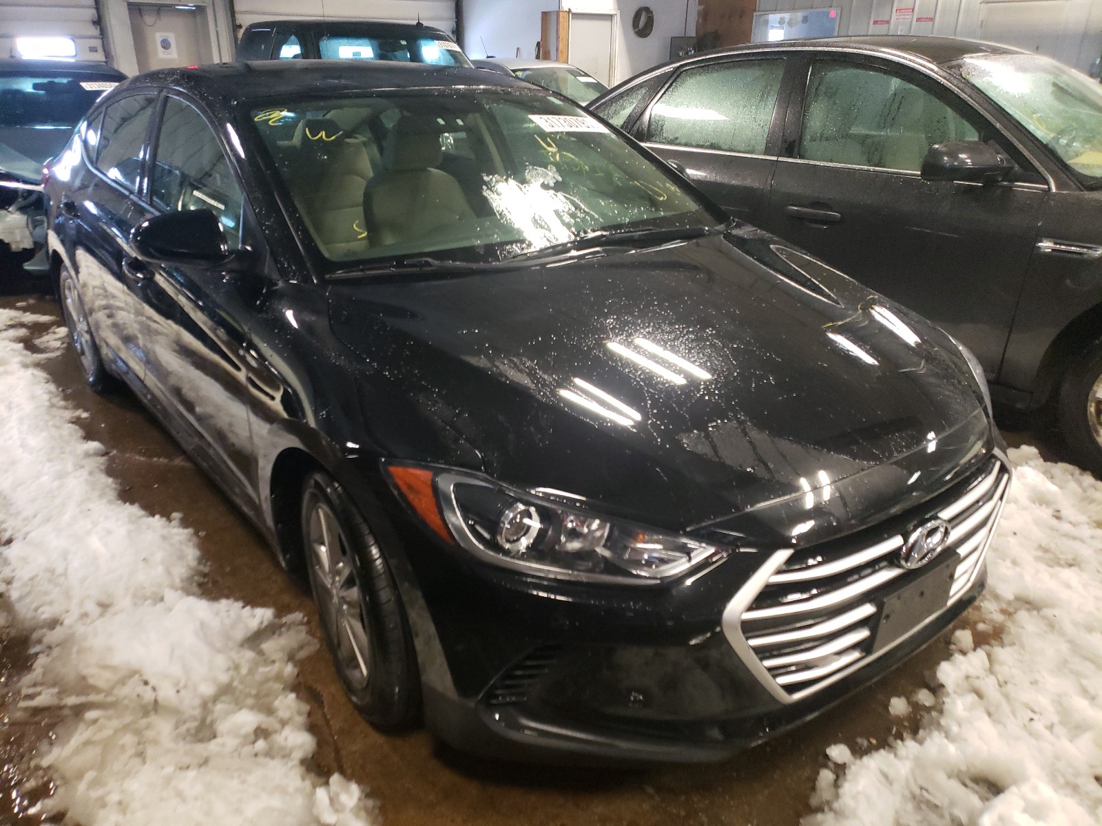 hyundai  2017 5npd84lf9hh186279