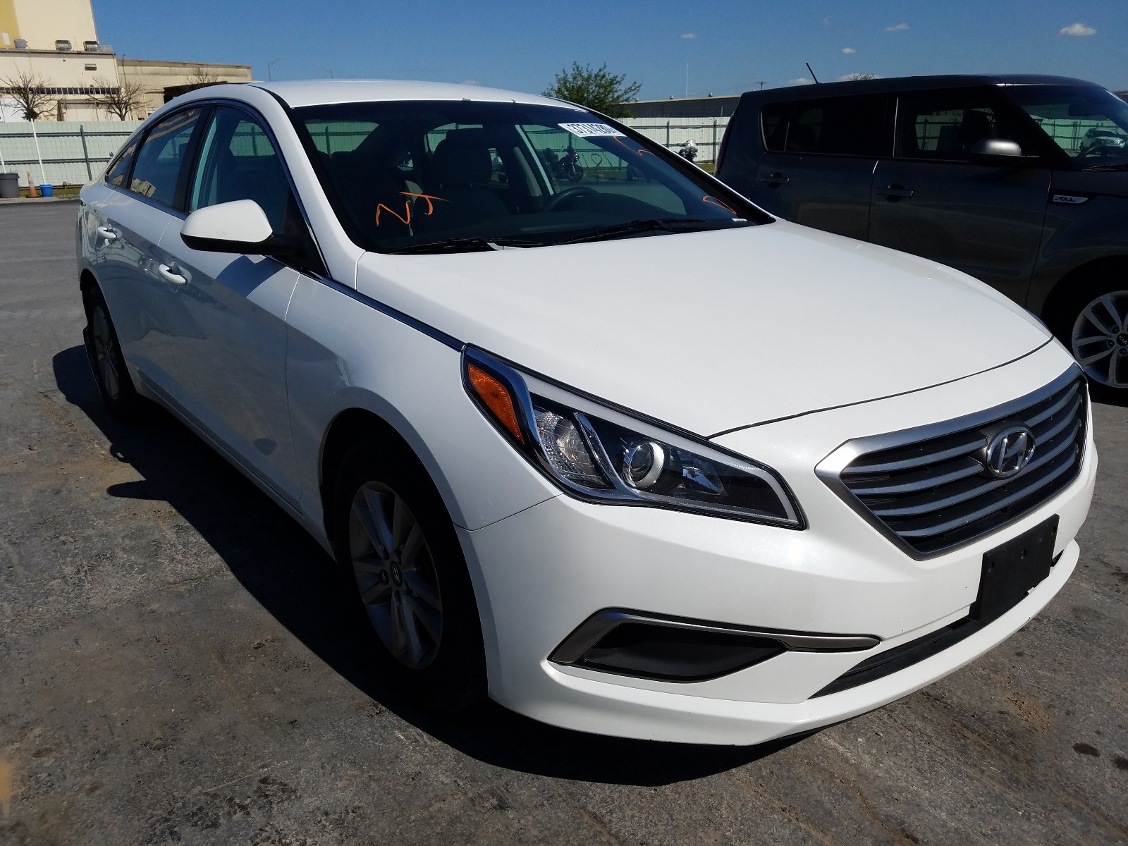 hyundai sonata se 2017 5npe24af1hh575491