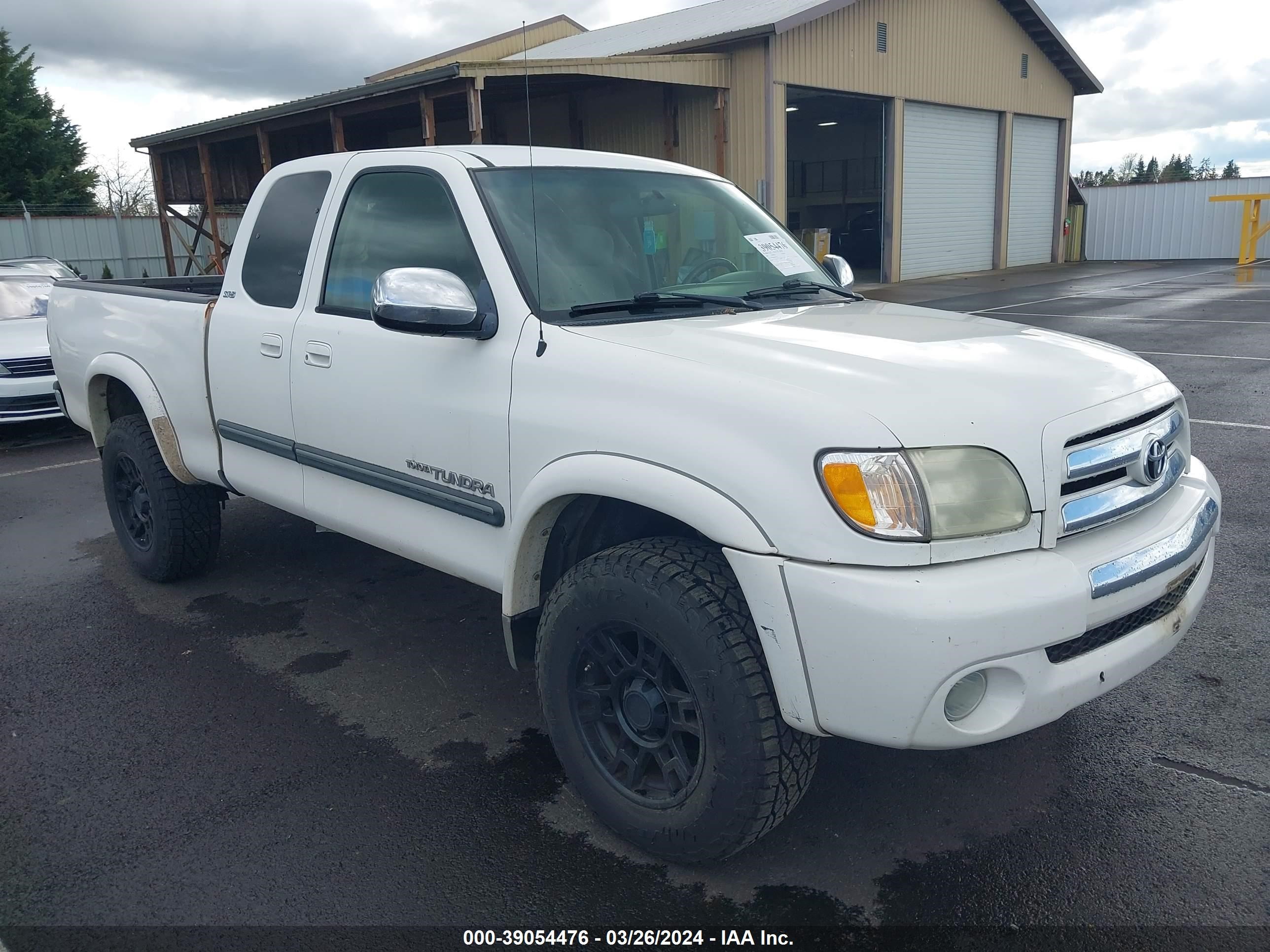 toyota tundra 2004 5tbbt44164s452539