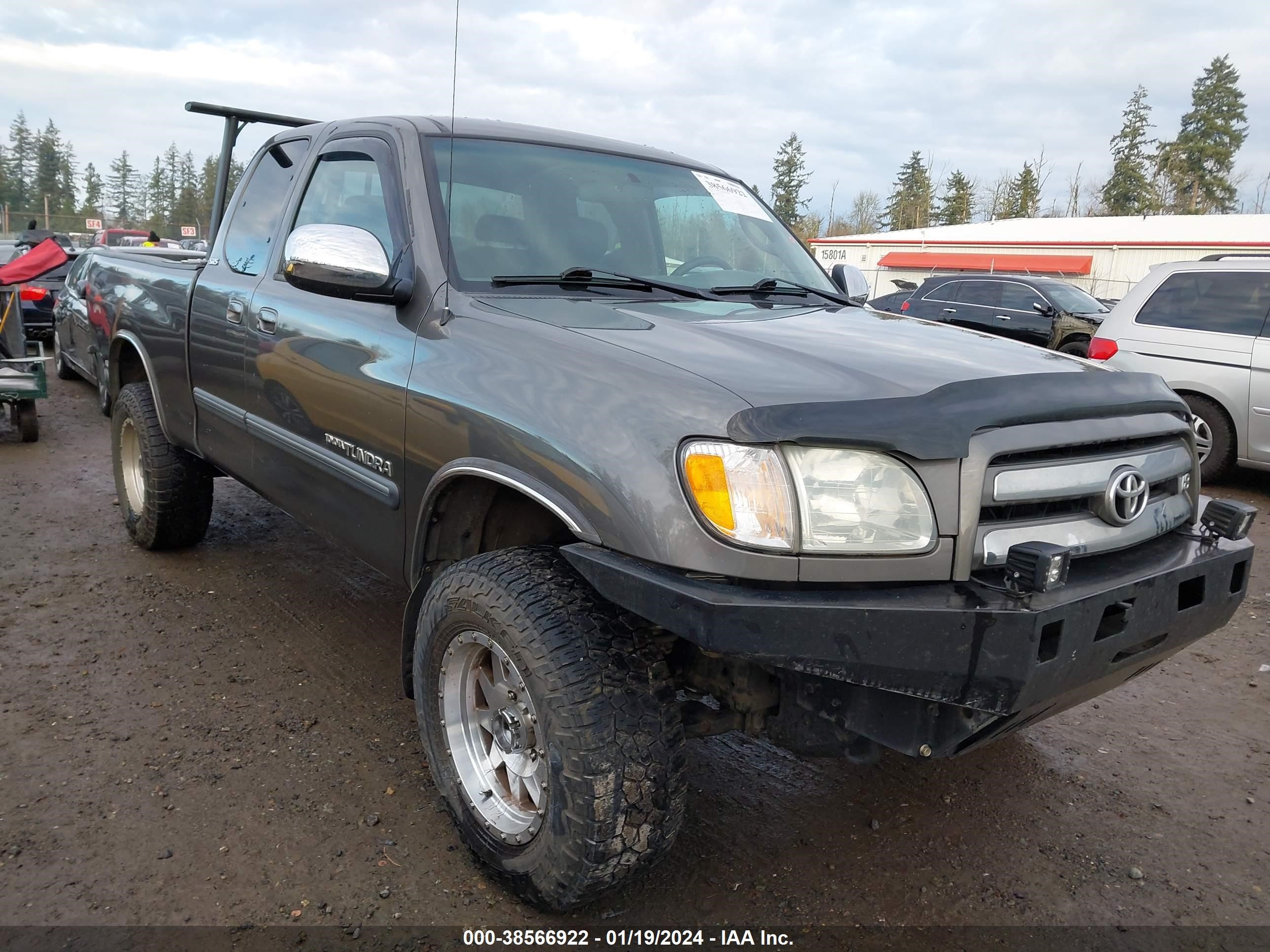 toyota tundra 2004 5tbbt44174s455370