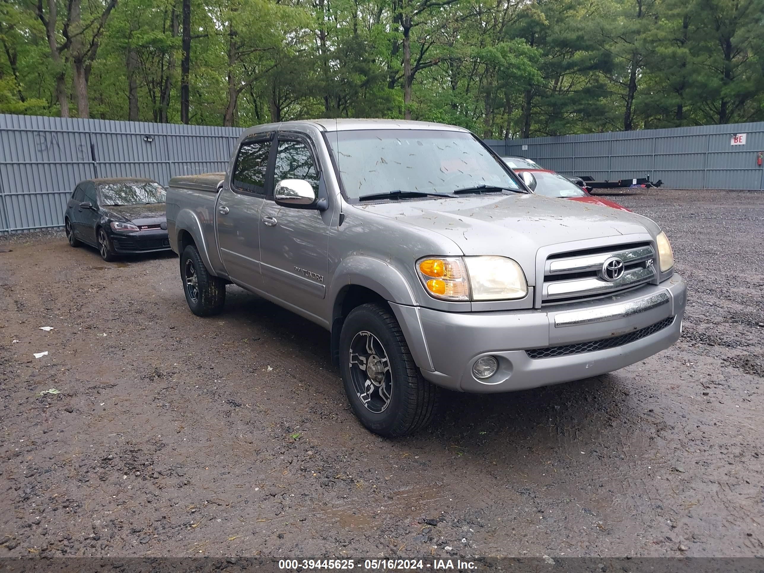 toyota tundra 2004 5tbdt44164s459564