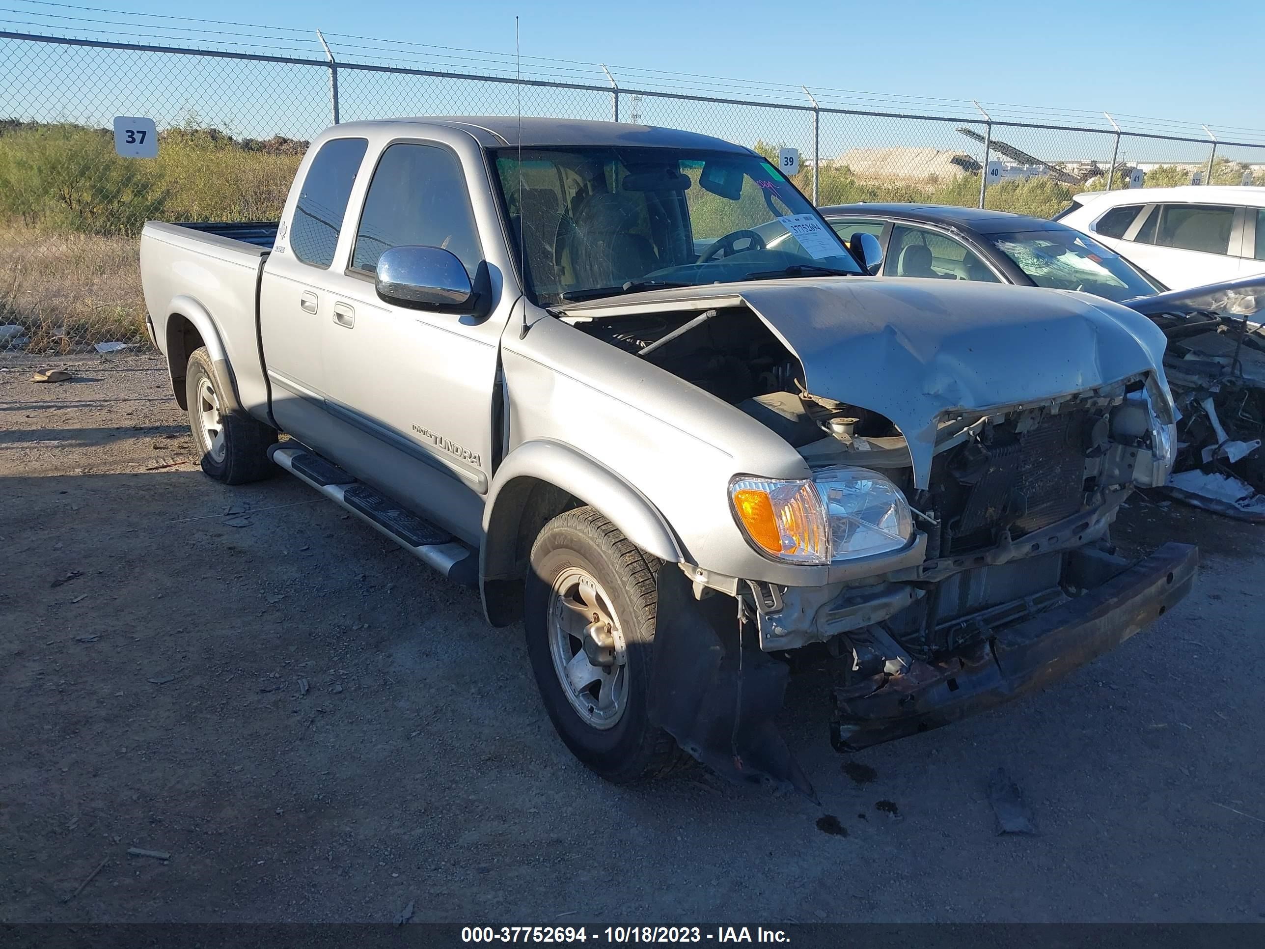 toyota tundra 2004 5tbrt34104s453078