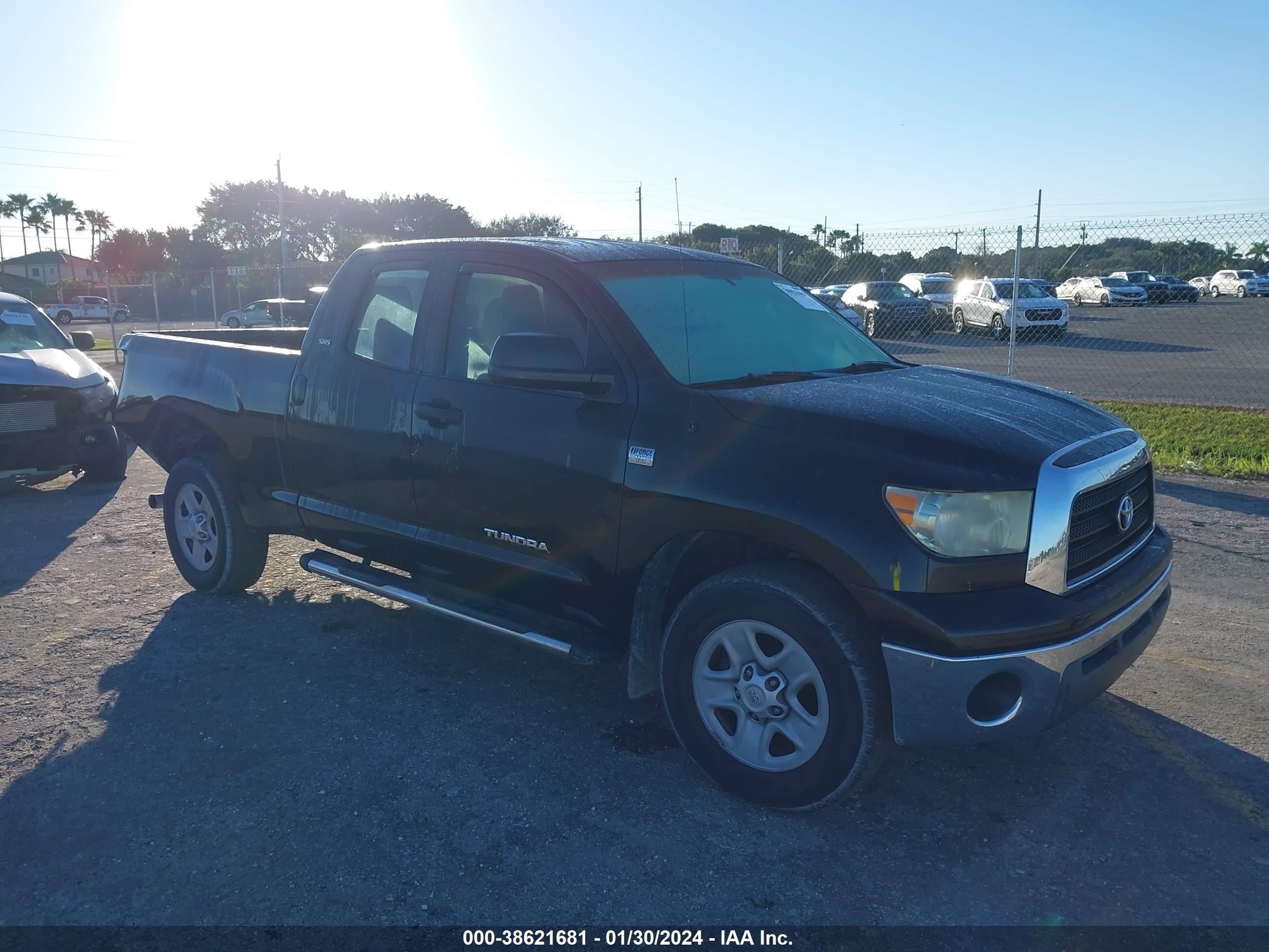 toyota tundra 2007 5tbrt541x7s452732