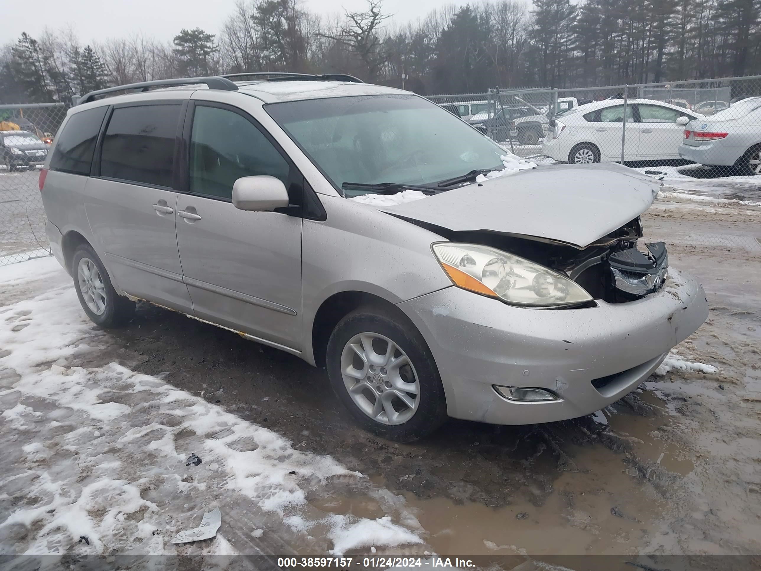 toyota sienna 2006 5tdba22c06s068362