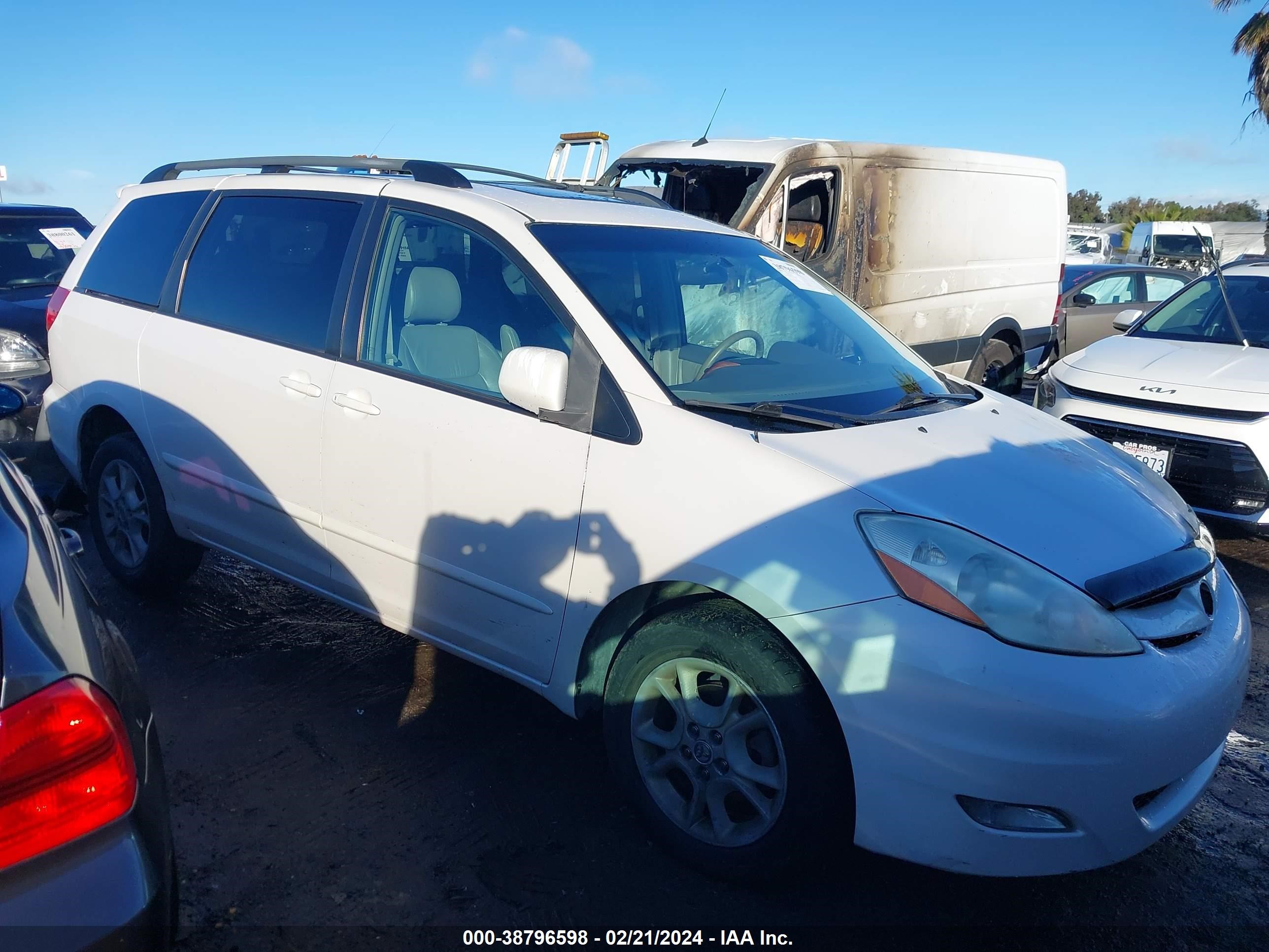 toyota sienna 2006 5tdba22c56s068311