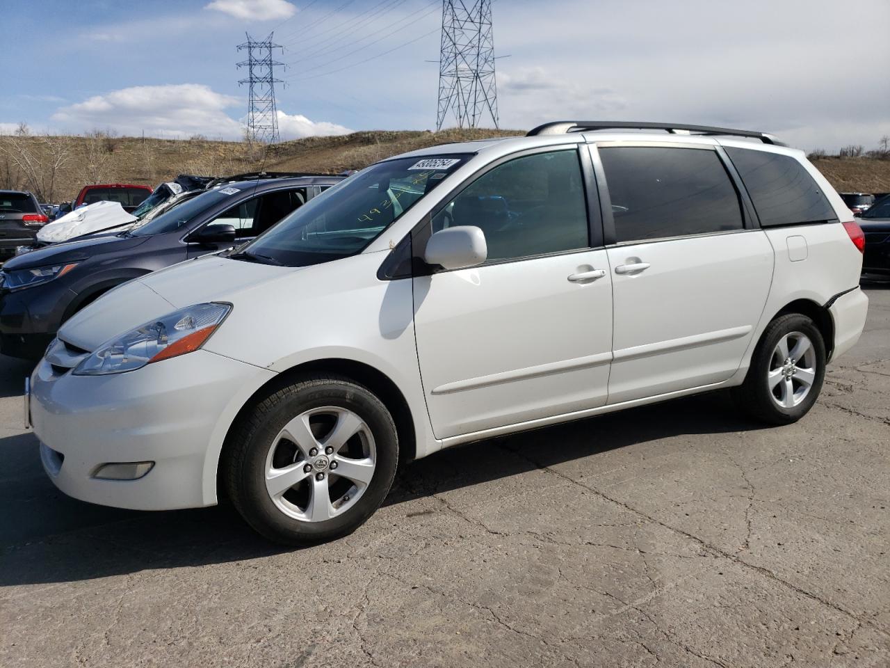 toyota sienna 2008 5tdbk22c18s016335