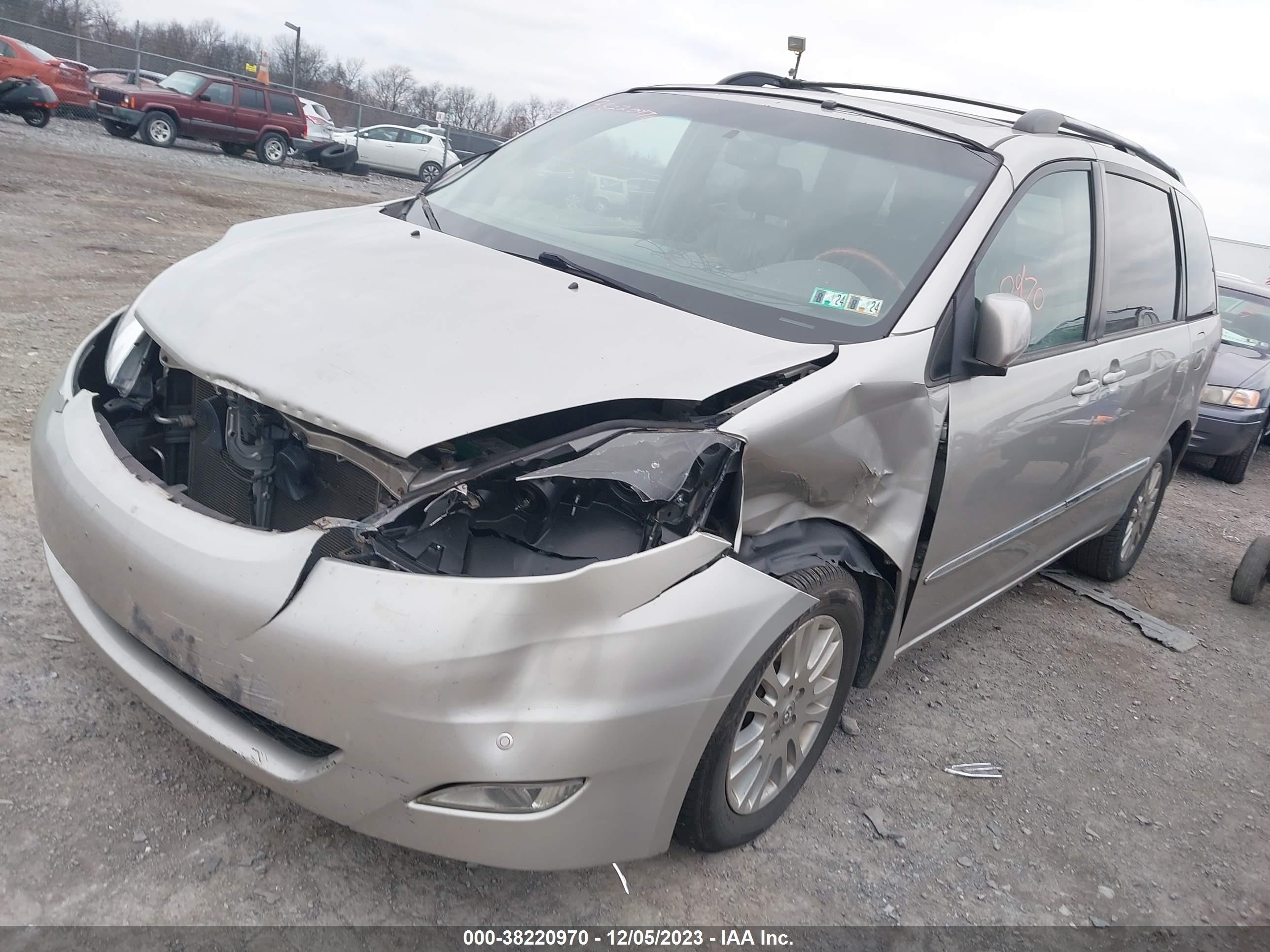 toyota sienna 2008 5tdbk22c68s020011