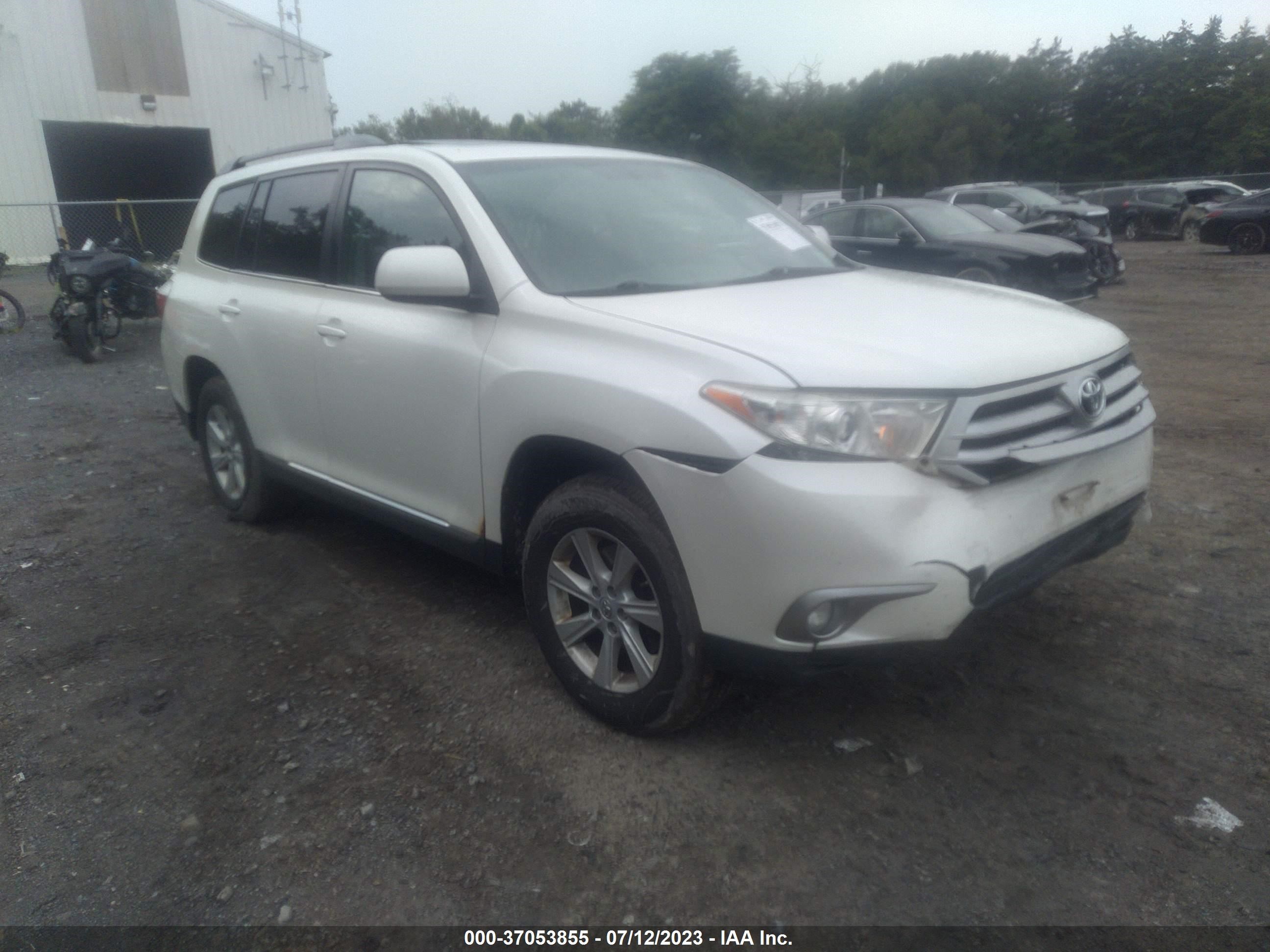 toyota highlander 2013 5tdbk3eh0ds276927