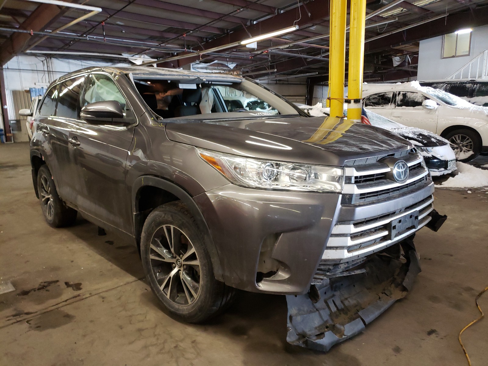 toyota highlander 2019 5tdbzrfh4ks944500